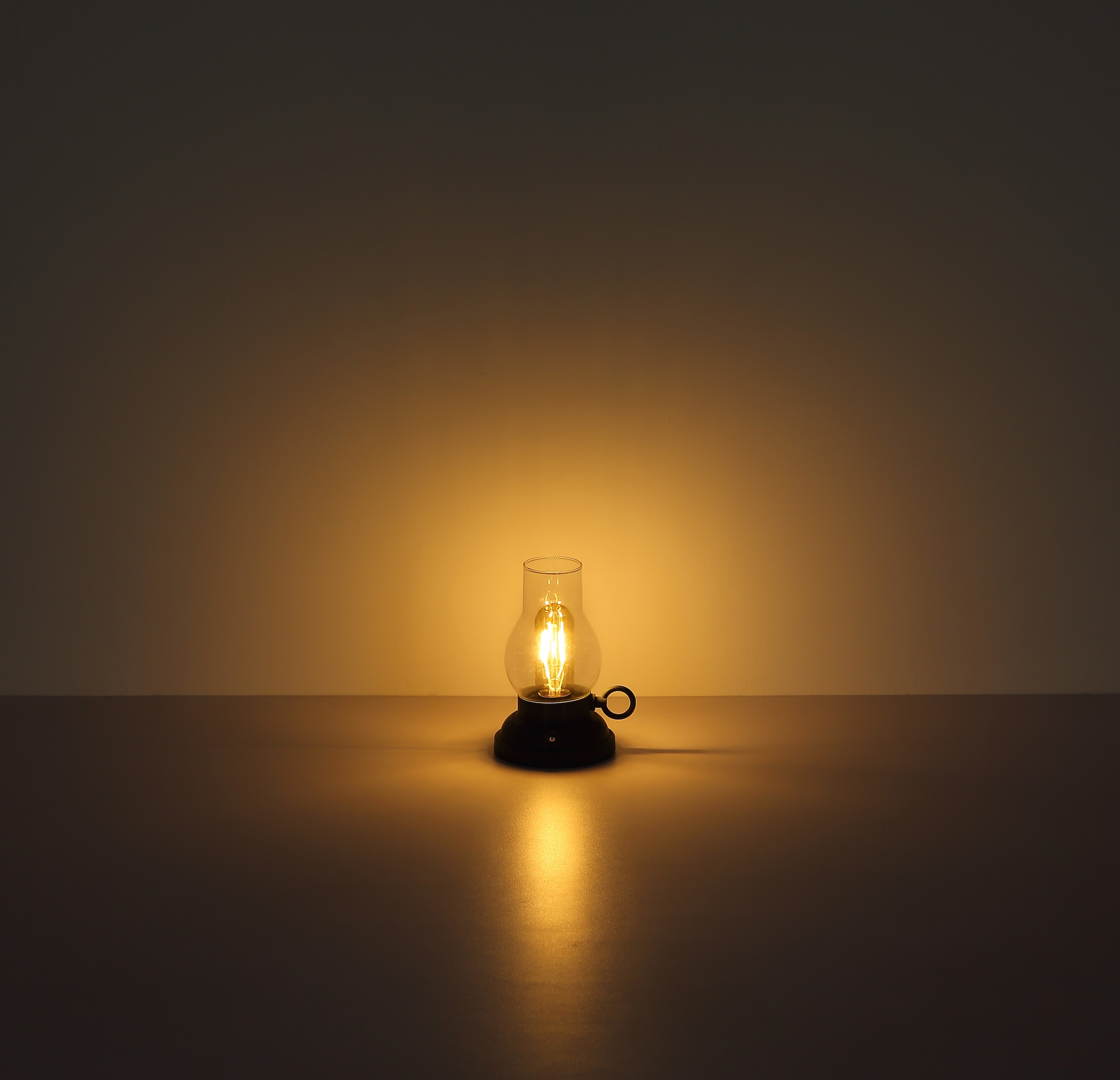 GLOBO LIGHTING LED Tischleuchte »PETRO« LED-Modul 1 Stk. Warmweiß Akkutischleuchte, mobile Leuchte, Petroleumlampen-Design