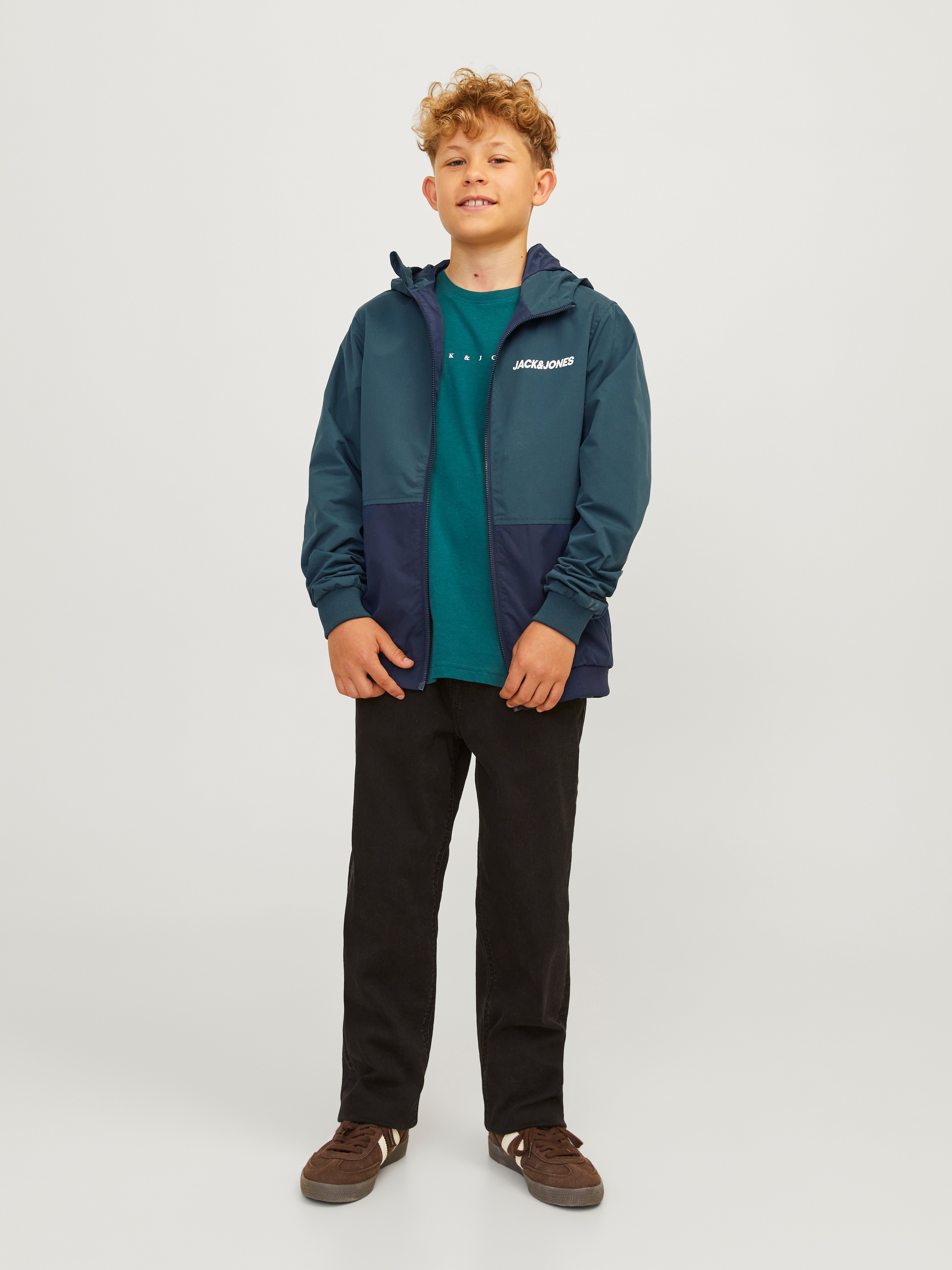 Jack & Jones Junior Outdoorjacke »JJERUSH wasserabweisend, mit Kapuze, mattes Finish«, mit Kapuze, colorblocking, modisch, regular fit, Kapuze