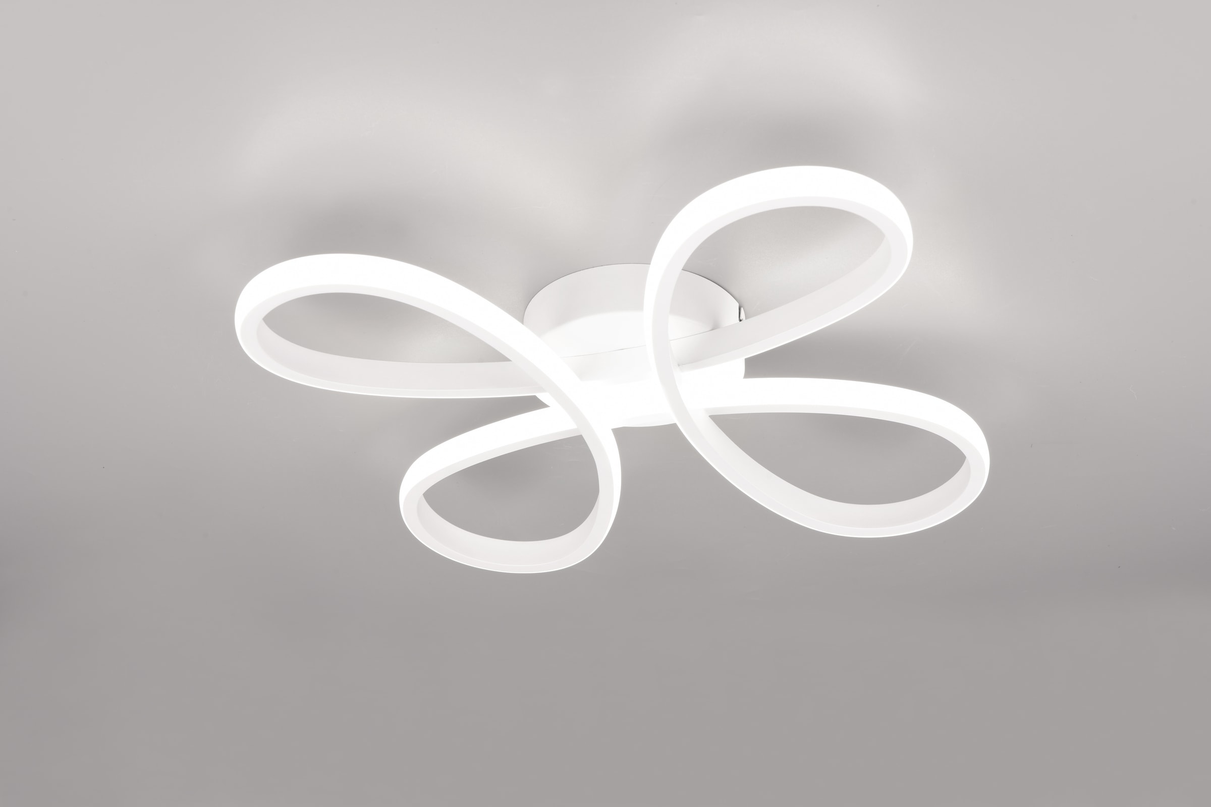 TRIO Leuchten LED Deckenleuchte »FLY, Deckenlampe LED 22W 2600 Lumen kaltweiß 4000K 3-Stufen dimmbar« LED-Board 1 Stk. Kaltweiß Maße 40x40 cm, LED Band Schleife Deckenlampe Schlafzimmer Wohnzimmer