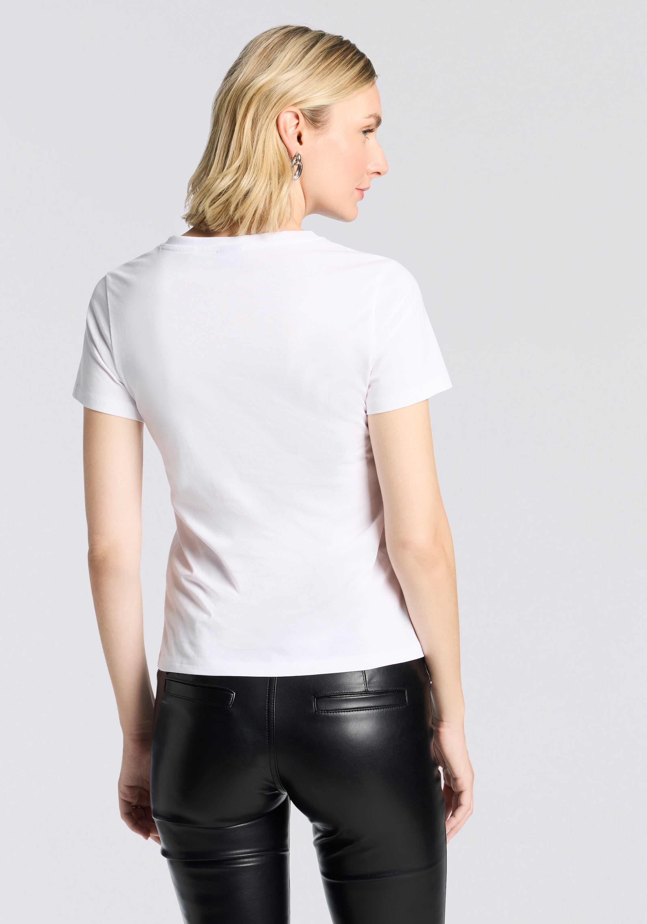 HUGO Blue T-Shirt »Classic V« mit Logo, V-Ausschnitt