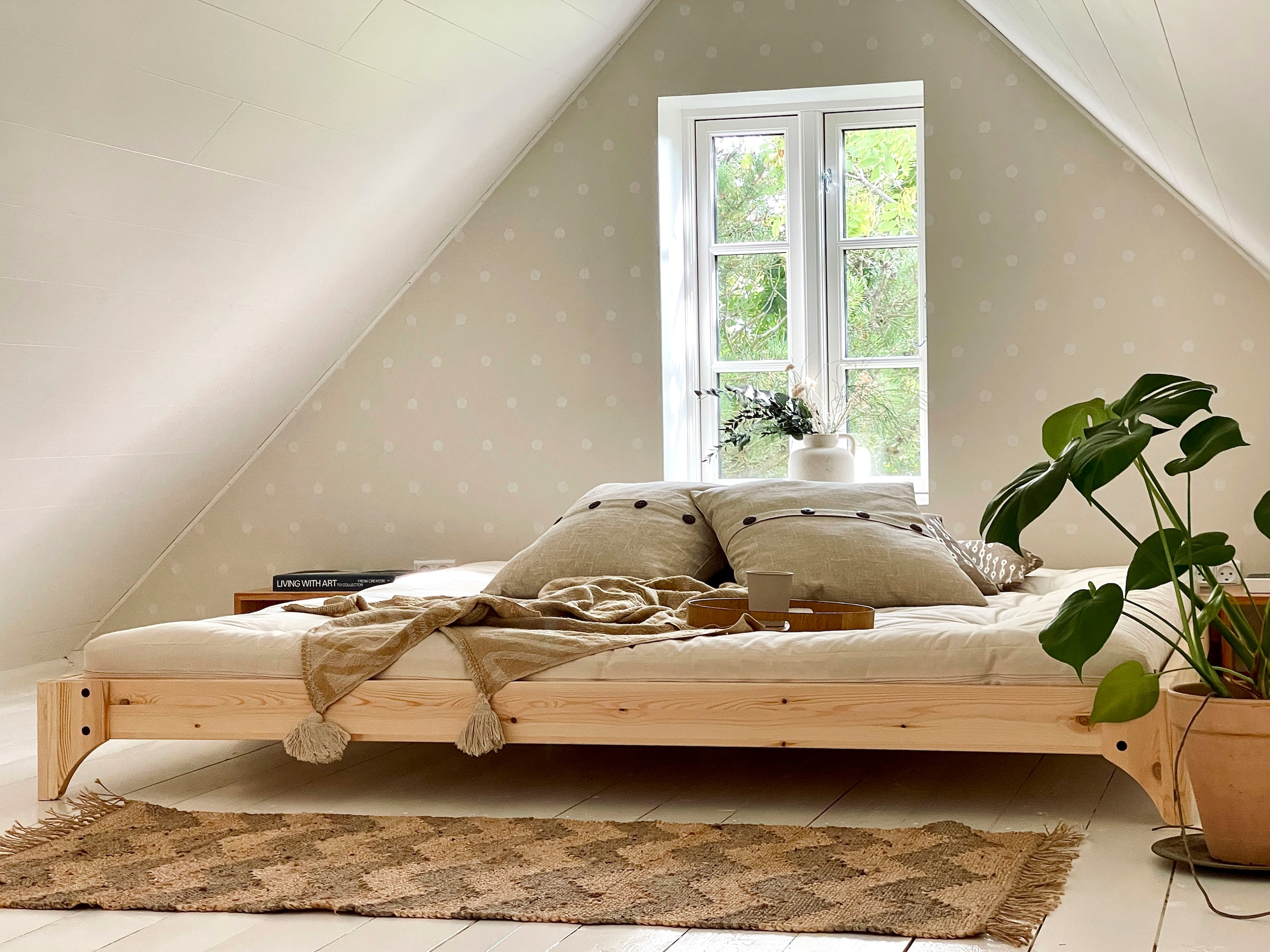 Karup Design Futonbett »Elan Bettgestell, massiv Kiefernholz, minimalistisches Scandi Design« Inklusive Lattenrost, in verschiedenen Breiten erhältlich