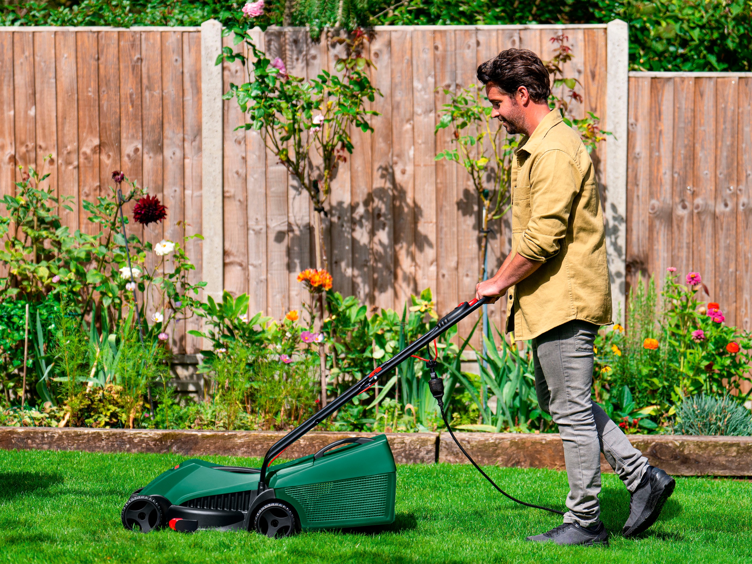 Bosch Home & Garden Elektrorasenmäher »»EasyRotak 32-205««, (für einfaches Mähen – schnelle Ergebnisse, bis ganz an den Rand), Grasfangvolumen 31l