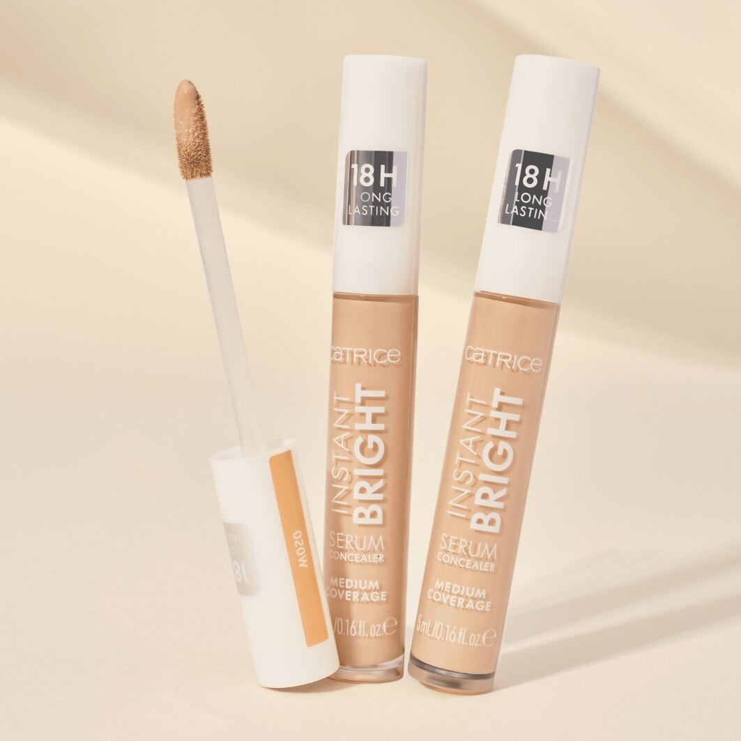 Catrice »Instant Bright Serum Concealer« Langhaltend, mittlere Deckkraft, leichte Textur, spendet Feuchtigkeit.