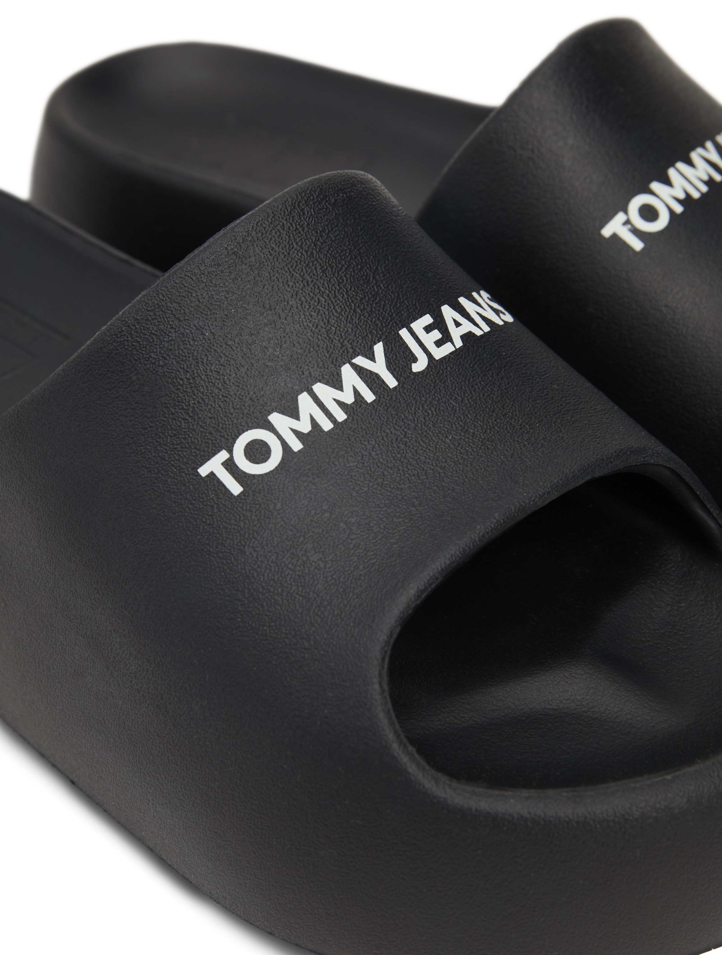 Tommy Jeans Pantolette »TJW CHUNKY FLATFORM SLIDE«, Sommerschuh, Schlappen, Poolslide mit Logoschriftzug auf der Bandage