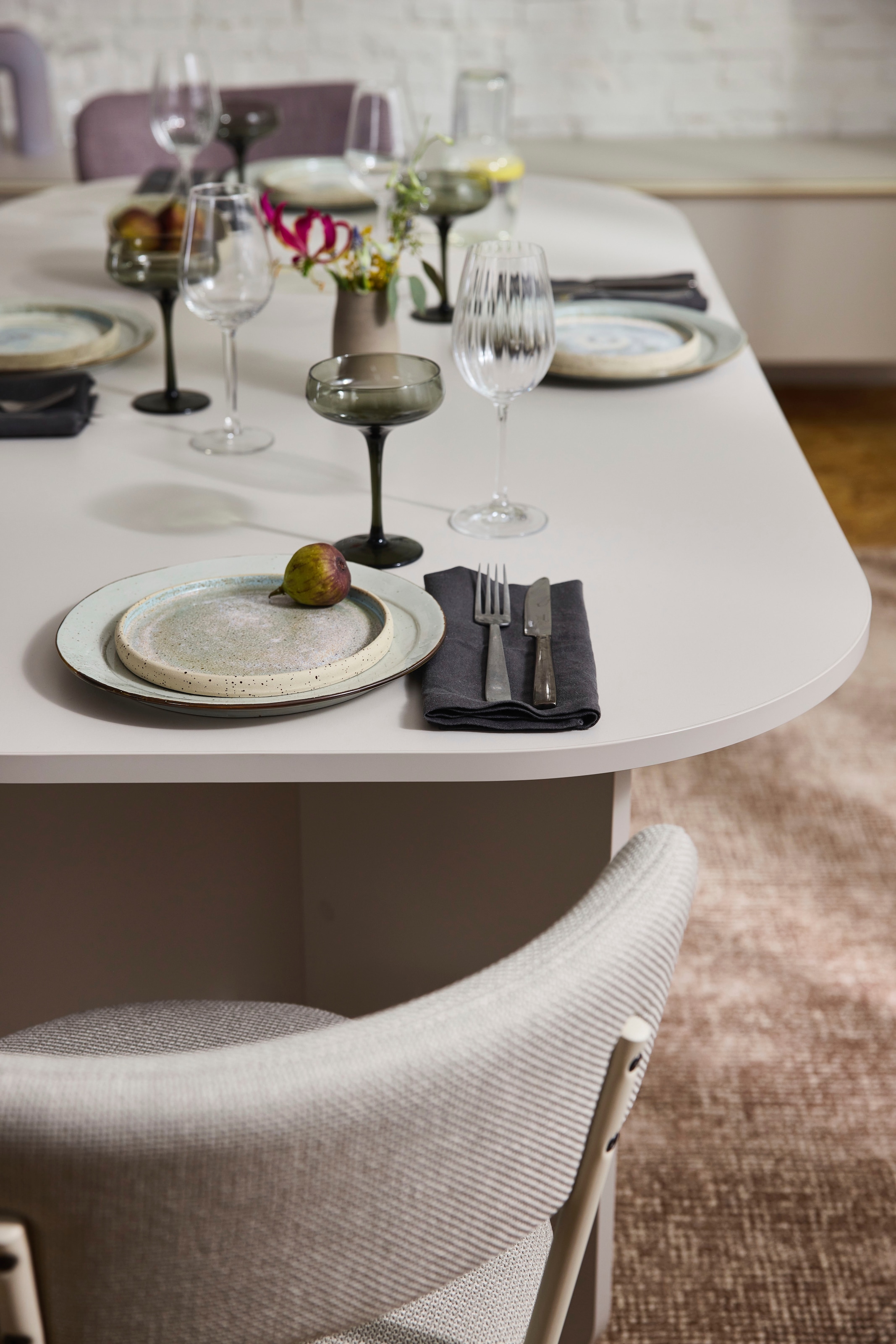 TOM TAILOR HOME Esstisch »ROUNDES TABLE«, Tischplatte und -beine mit gerundeten Ecken.