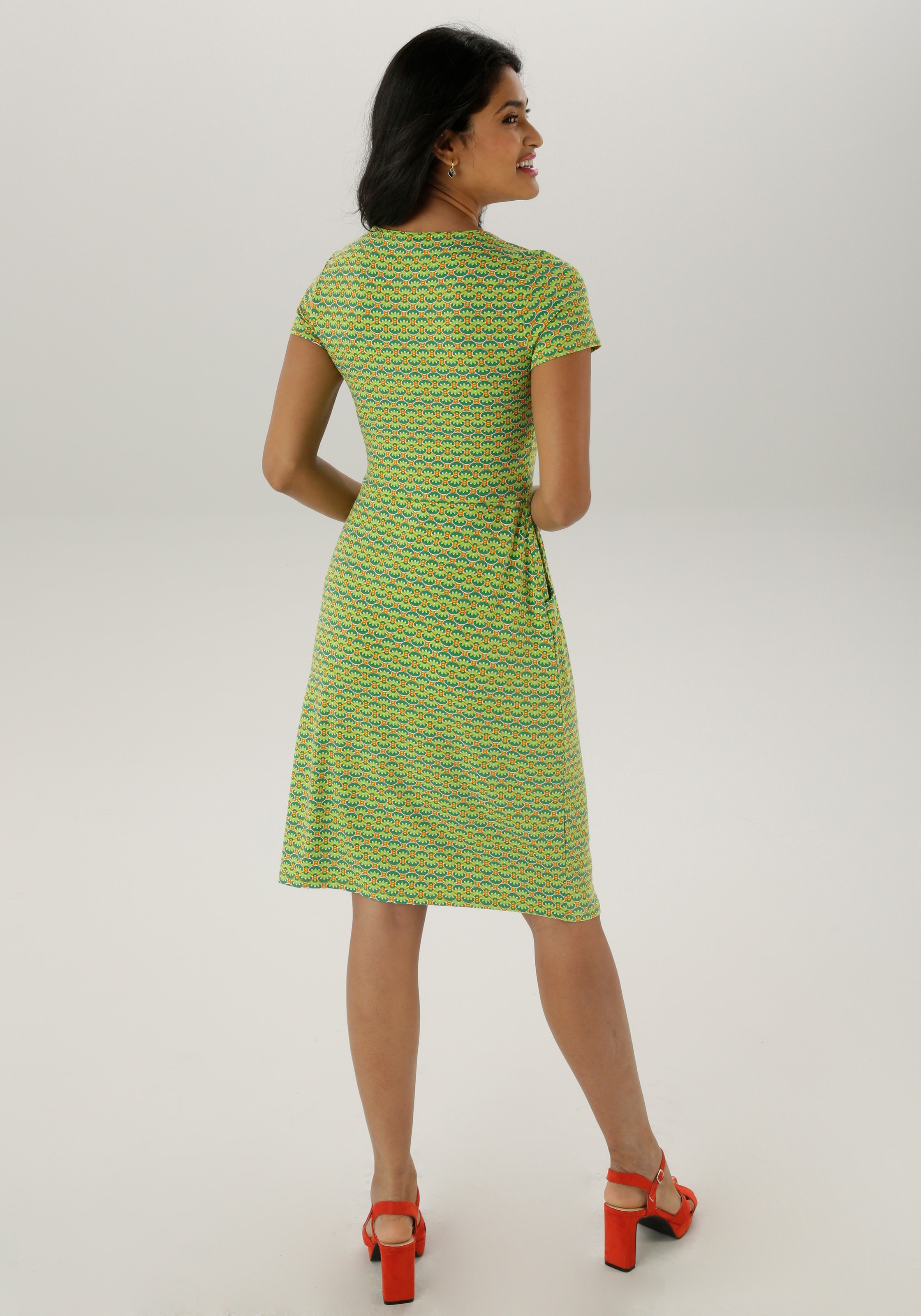 Aniston SELECTED Sommerkleid, mit zwei Eingriffstaschen