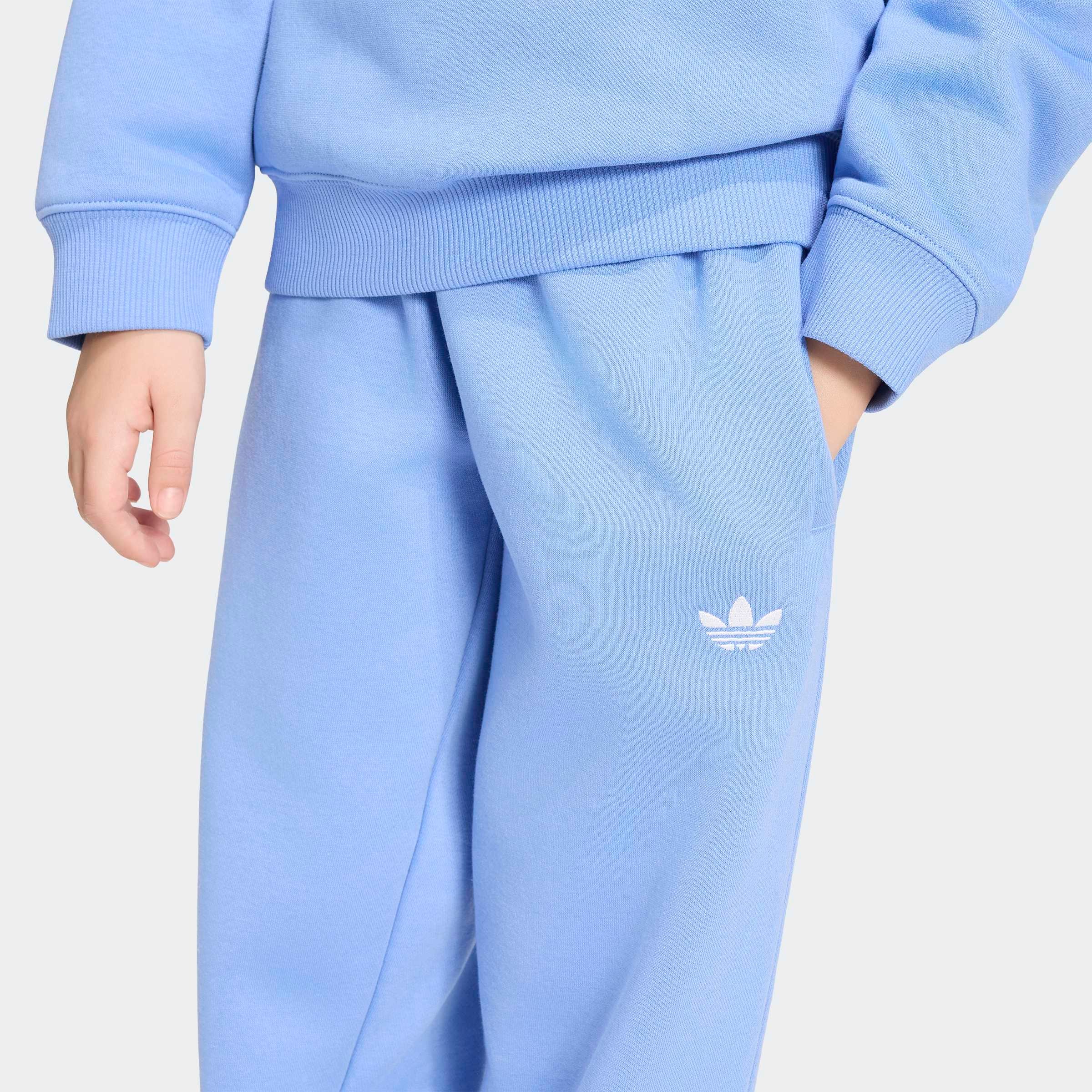 adidas Originals »MIT RUNDHALSAUSSCHNITT, LOCKER GESCHNITTEN« 2 für Kinder, zweiteiliges Set, sportlicher Stil