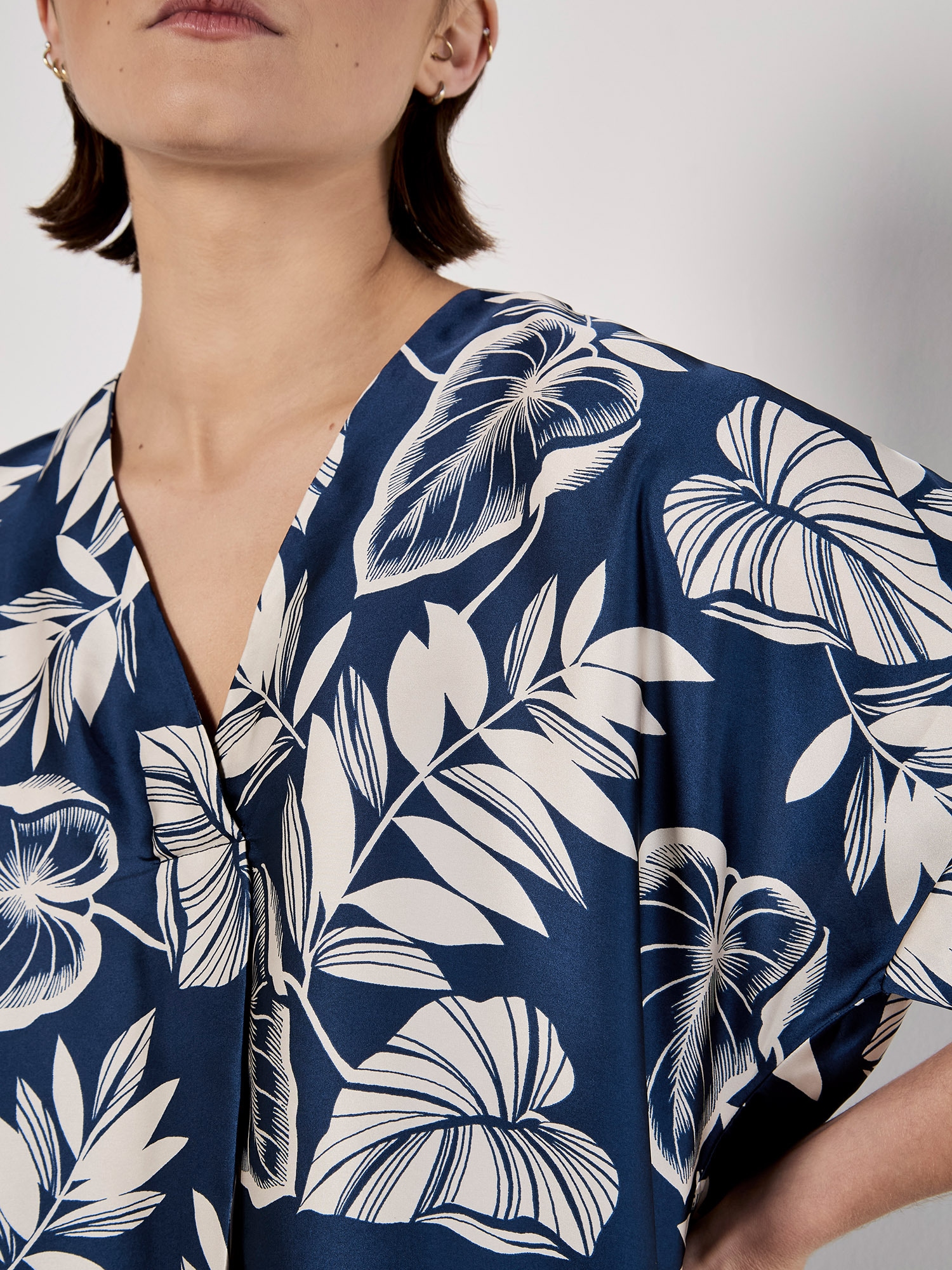 Apricot Druckbluse »Bluse« mit V-Ausschnitt