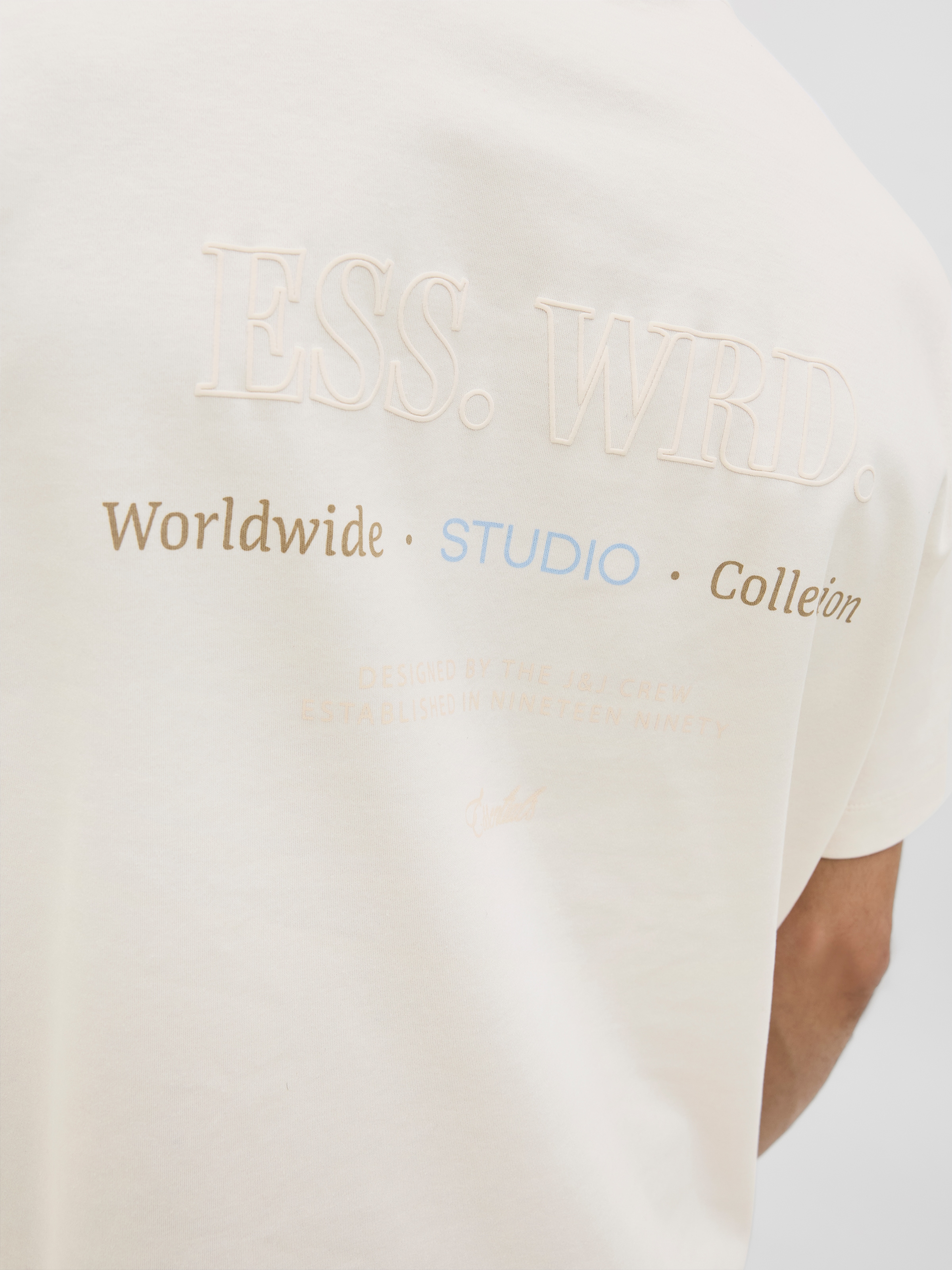 Jack & Jones Rundhalsshirt »JJEURBAN EDGE STUDIO TEE SS O-NECK NOOS«, mit Front und Back Print