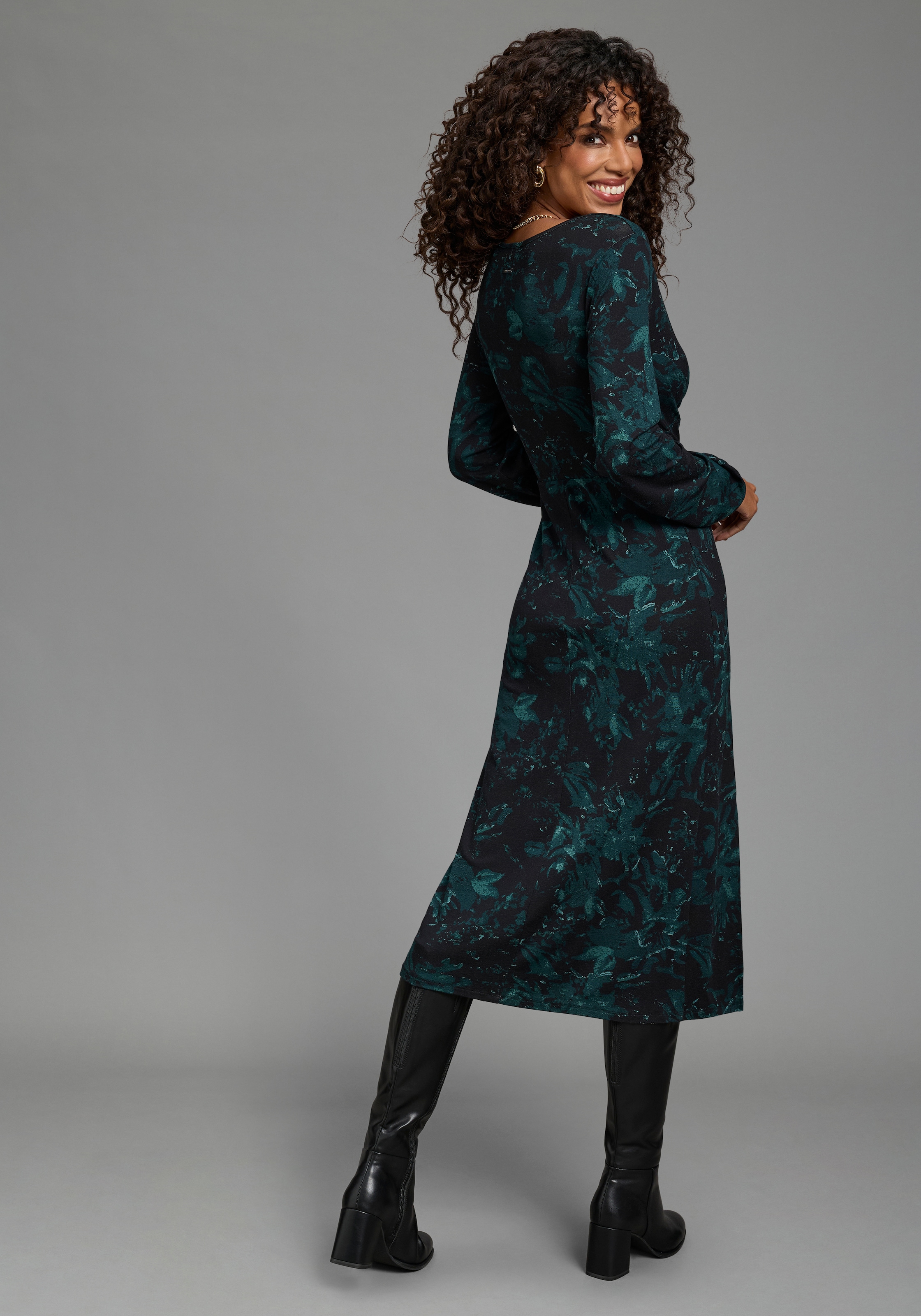 Bruno Banani Jerseykleid »mit Zierknoten und V-Ausschnitt« Ohne Taschen modische Midi-Länge, figurbetonte Passform