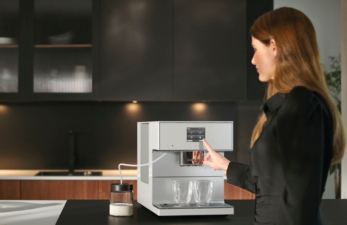 Miele Kaffeevollautomat »CM7350 CoffeePassion, inkl. Milchgefäß, Kaffeekannenfunktion«