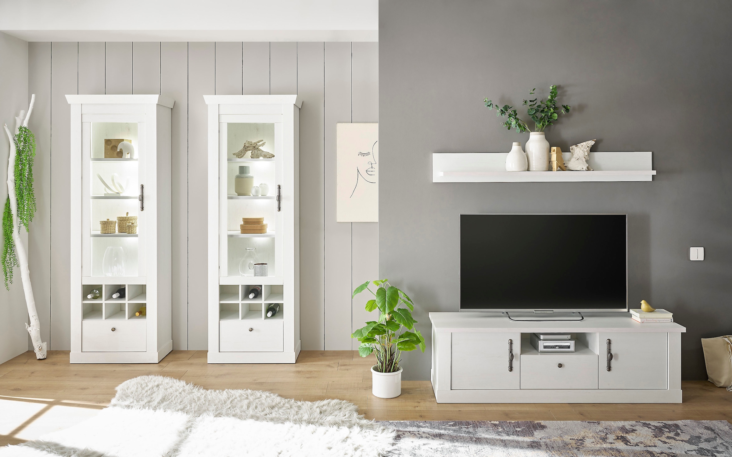 Home affaire Wohnwand »RAVENNA«, (4 St.), im romantischen Landhausstil, Griffe aus Metall, Softclose-Funktion