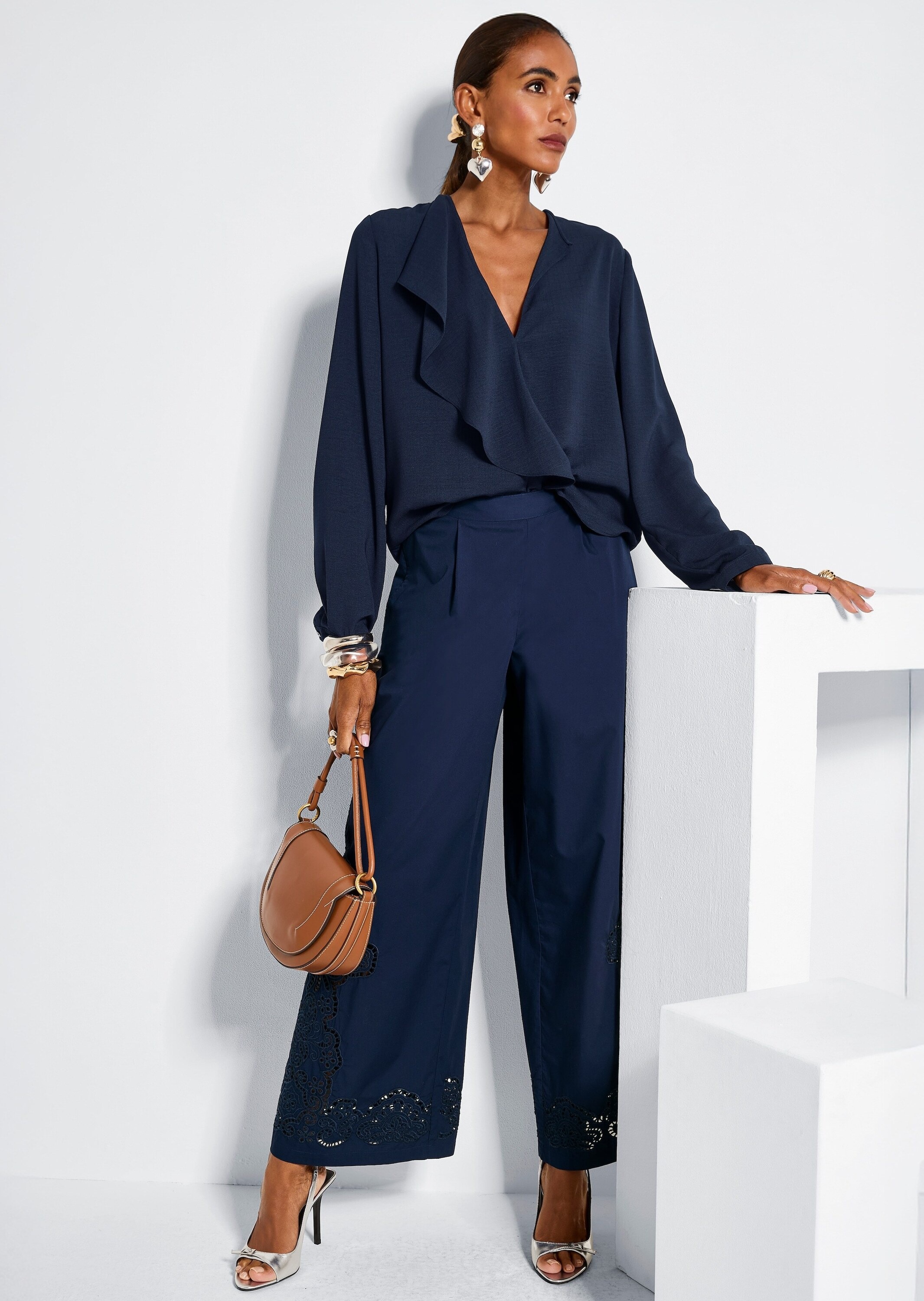 MADELEINE Culotte »Culotte Sommerhose mit Lochstickerei«  Weite Hose mit Lochstickerei