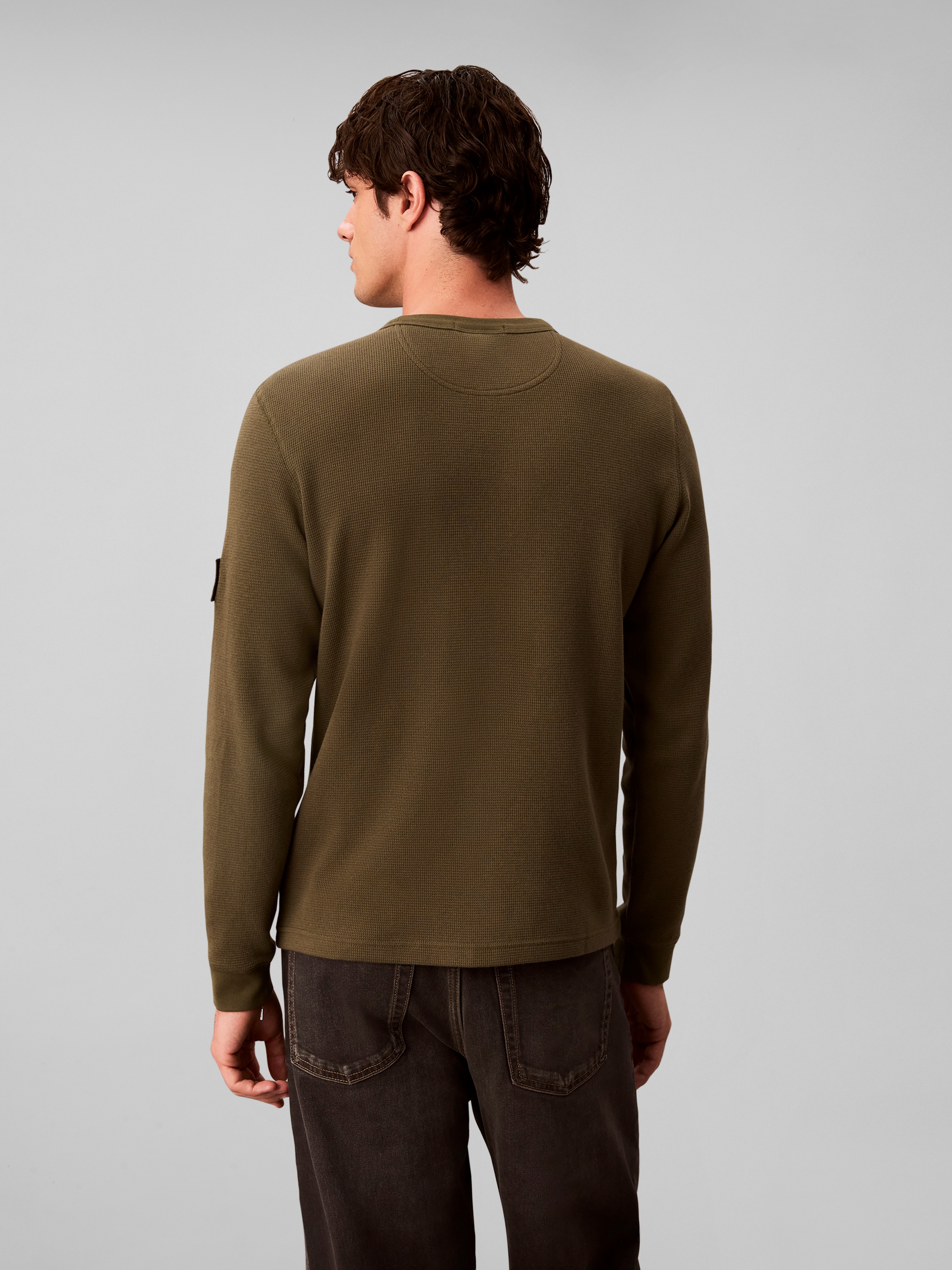 Calvin Klein Jeans Langarmshirt »WAFFLE BADGE CREWNECK TEE« Regular fit, Badge, Rundhalsausschnitt