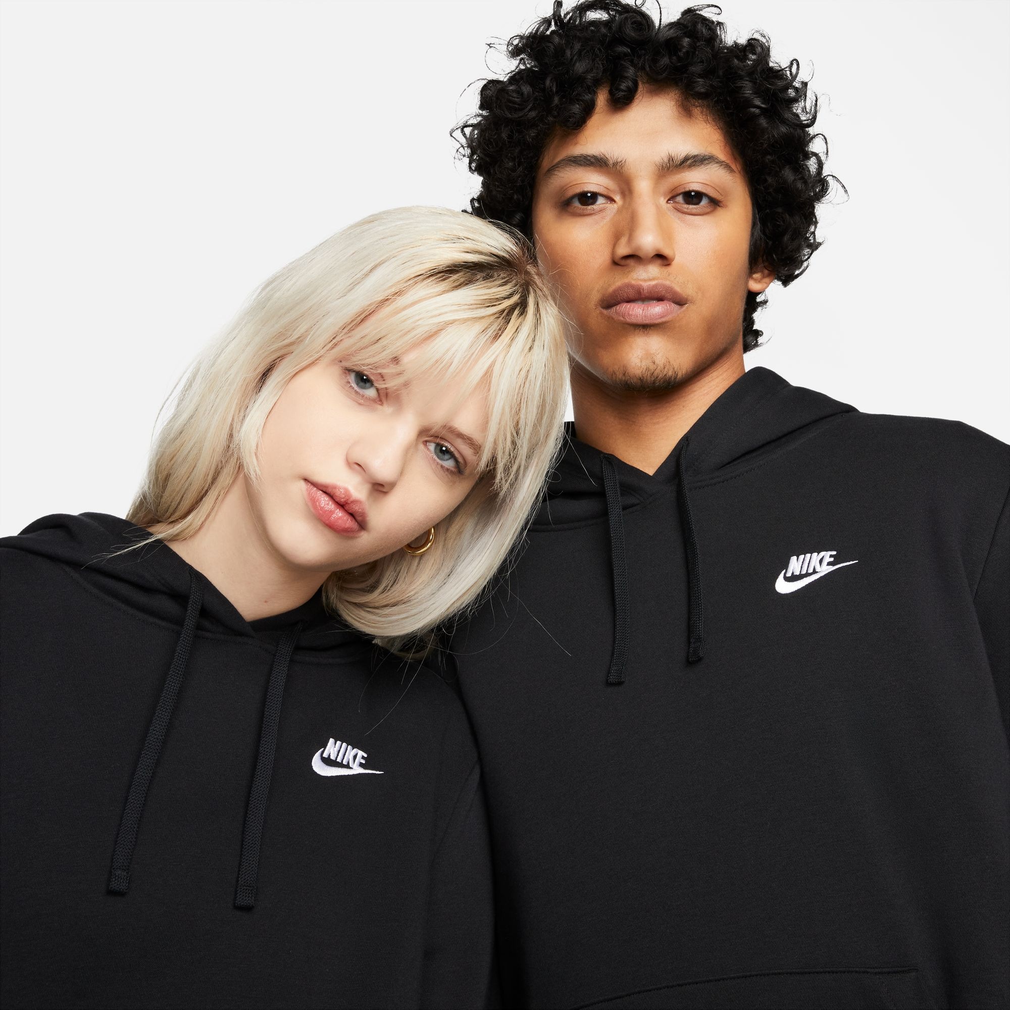 Nike Sportswear Kapuzensweatshirt »CLUB FLEECE WOMEN'S PULLOVER HOODIE«, Damen Kapuzenpullover aus weichem Fleece Material
