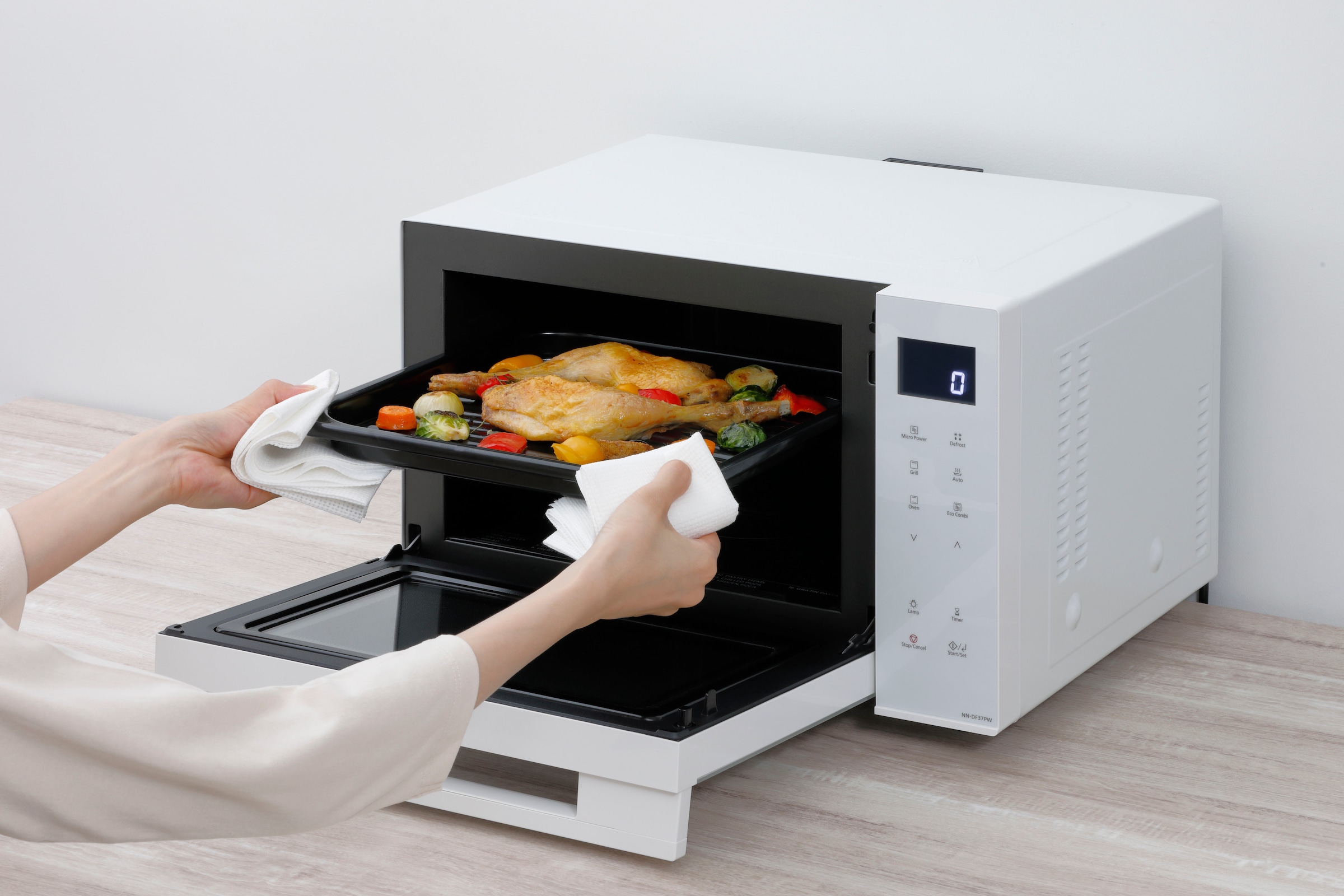 Panasonic Mikrowelle »NN-DF37PWEPG«, Grill-Ober-/Unterhitze-Mikrowelle, 1000 W, Kombinationskochen/Eco Kombi Modus (Grillfunktion + Mikrowelle)