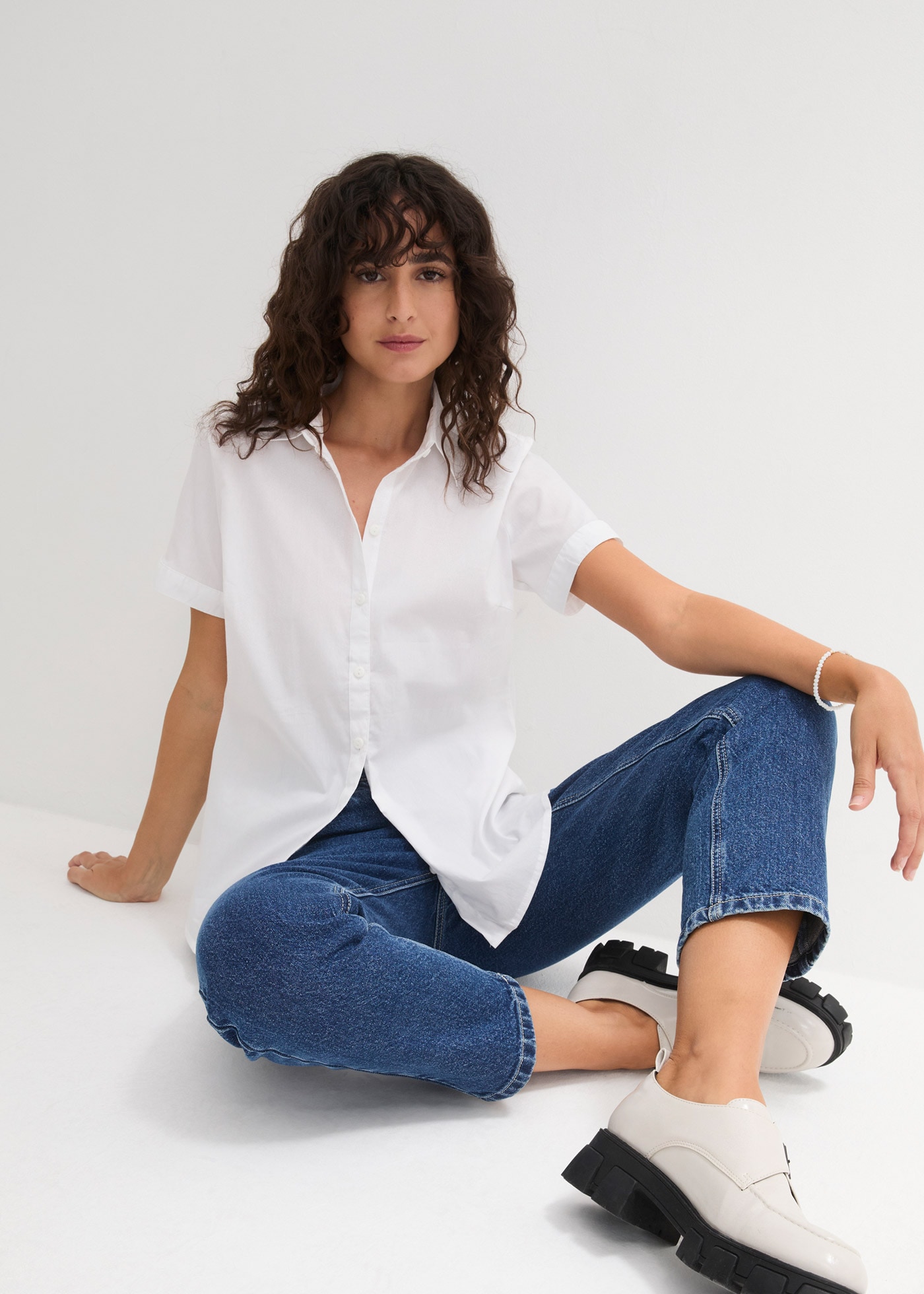 bonprix Kurzarmbluse »Stretch-Kurzarmbluse aus Baumwollmix« schmale Passform, mit Hemdblusenkragen, unifarben, Kurzarm