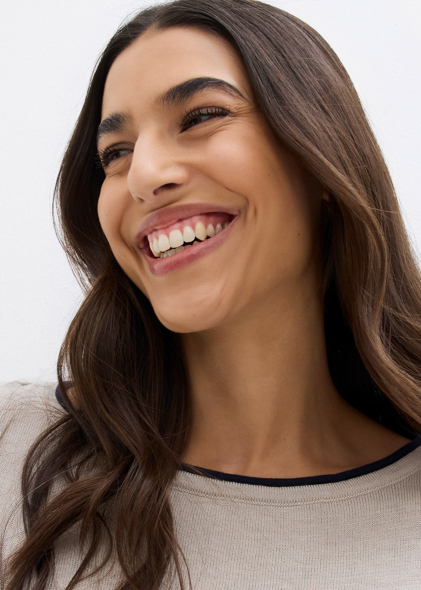 bonprix Strickpullover weiches Material, mit kontrastfarbiger Rollkante