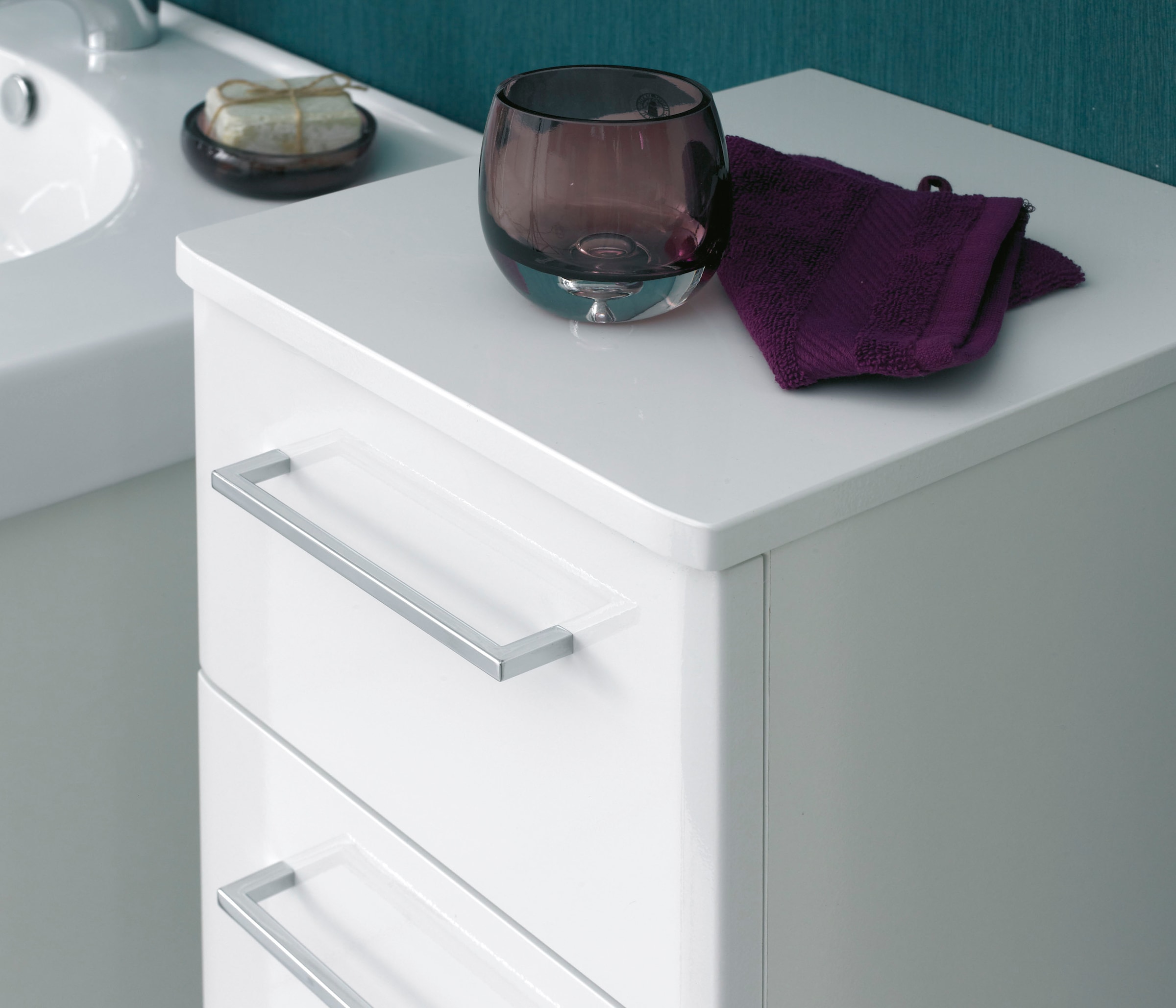 Saphir Badmöbel-Set »Quickset 316 5-teilig, Keramikwaschtisch mit LED-Spiegelschrank«, (6 St.), Midischrank, Unterschrank, Hängeschrank, 7 Türen, inkl. Türdämpfer