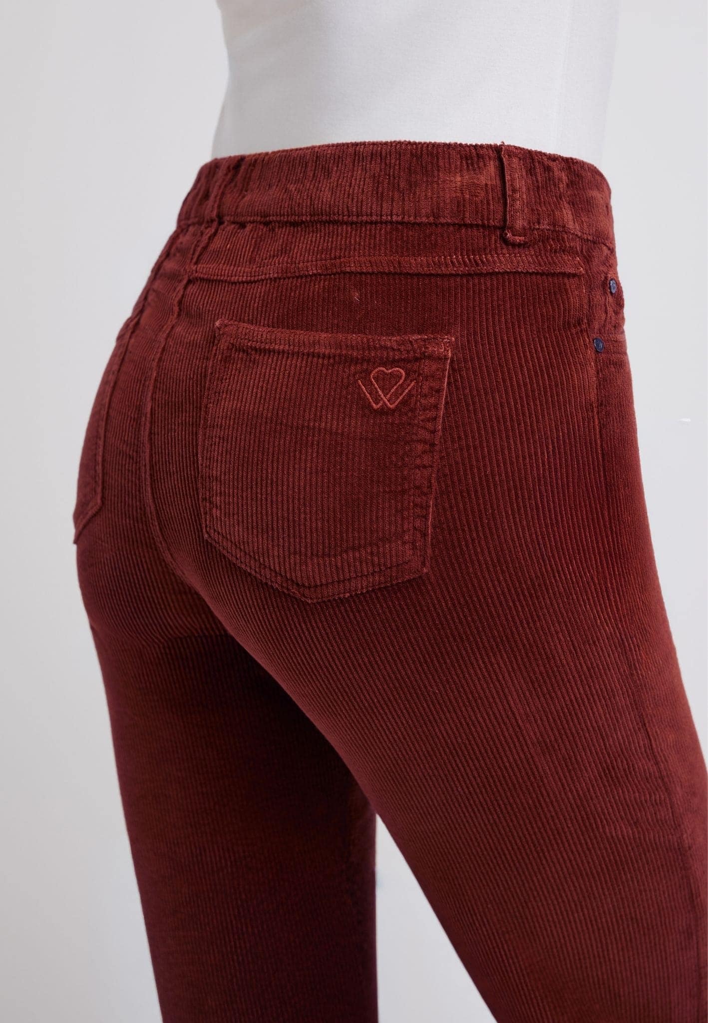 wonderjeans Cordhose  mit Stretch für eine perfekte Passform