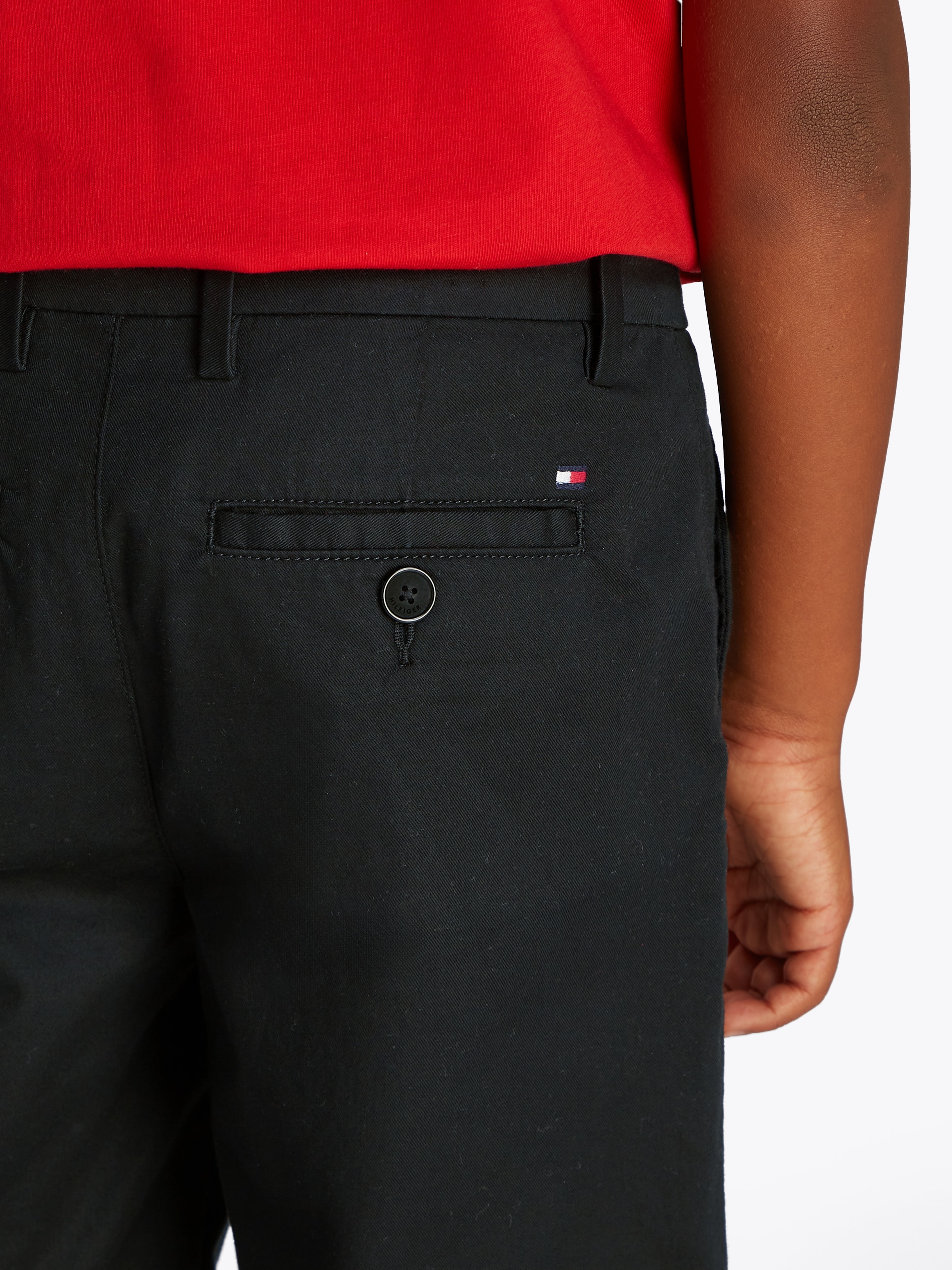 Tommy Hilfiger Shorts »1985 CHINO SHORT«, mit Logostickerei