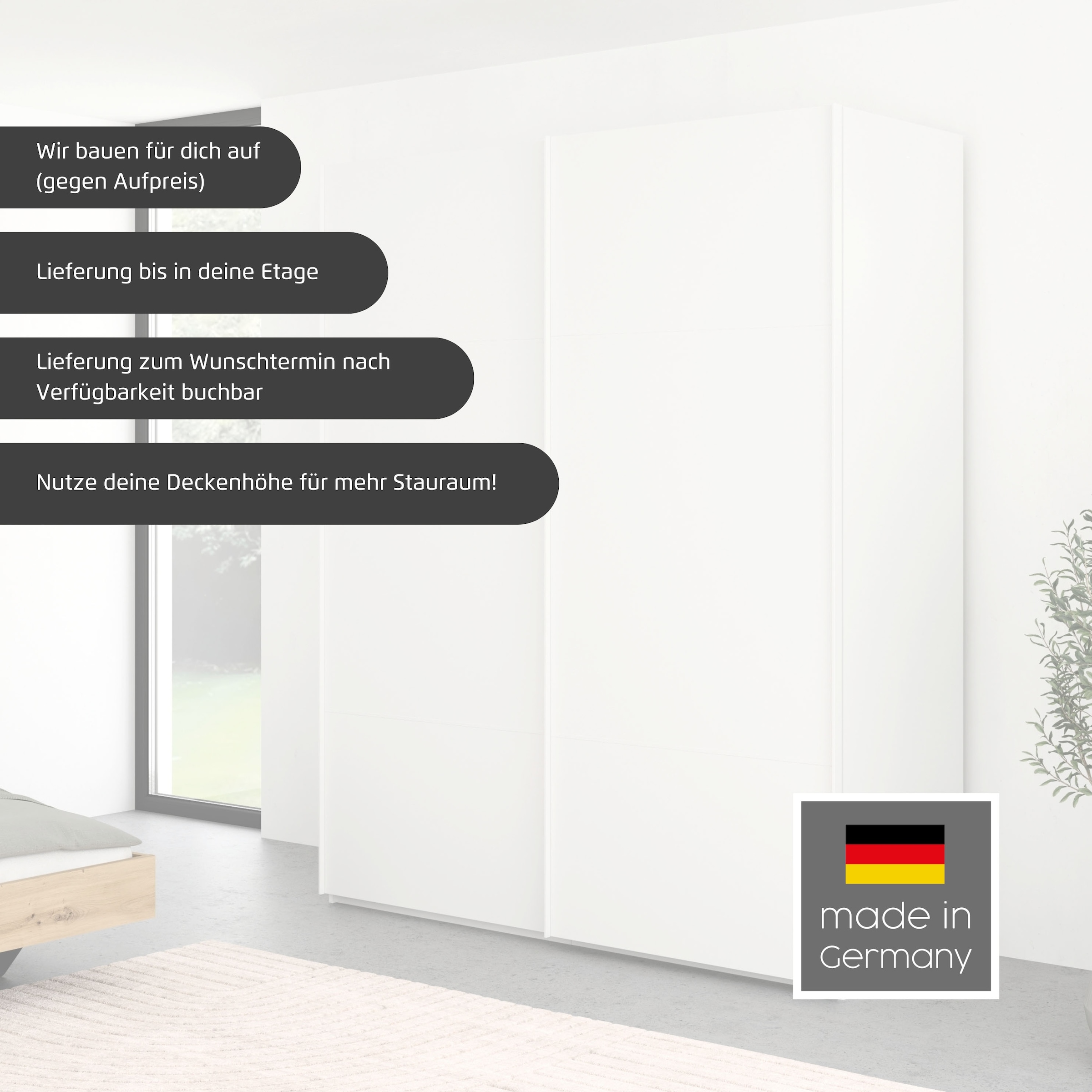 rauch Schwebetürenschrank »Kleiderschrank Schrank Garderobe Schlafzimmerschrank SCALE-TRIO«, edle dreigeteilte Front mit 2 Zierleisten Glasfront MADE IN GERMANY