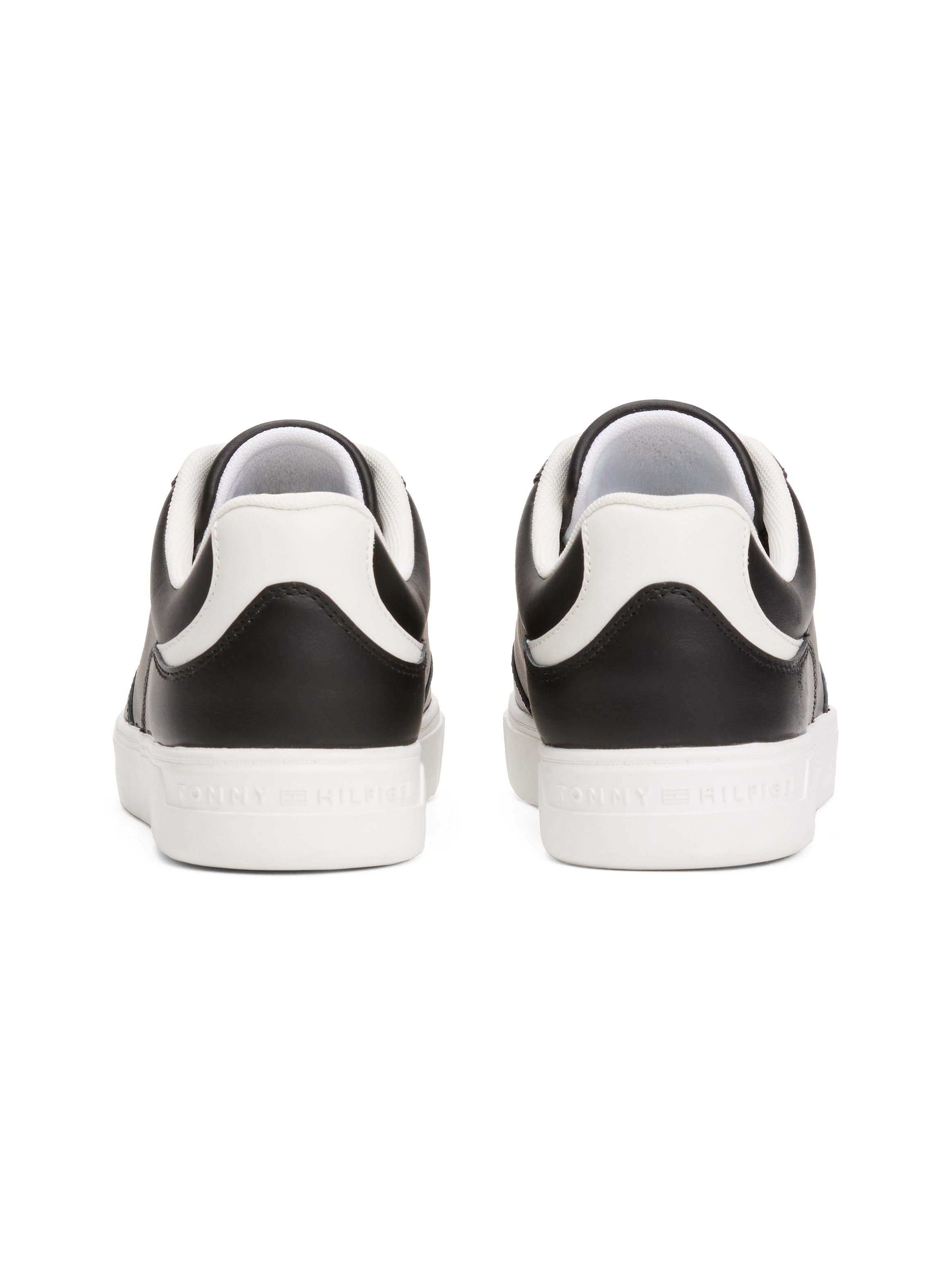 Tommy Hilfiger Plateausneaker »CASUAL CUPSOLE SNEAKER«, Freizeitschuh, Halbschuh, Schnürer mit goldfarbenem Logoschriftzug