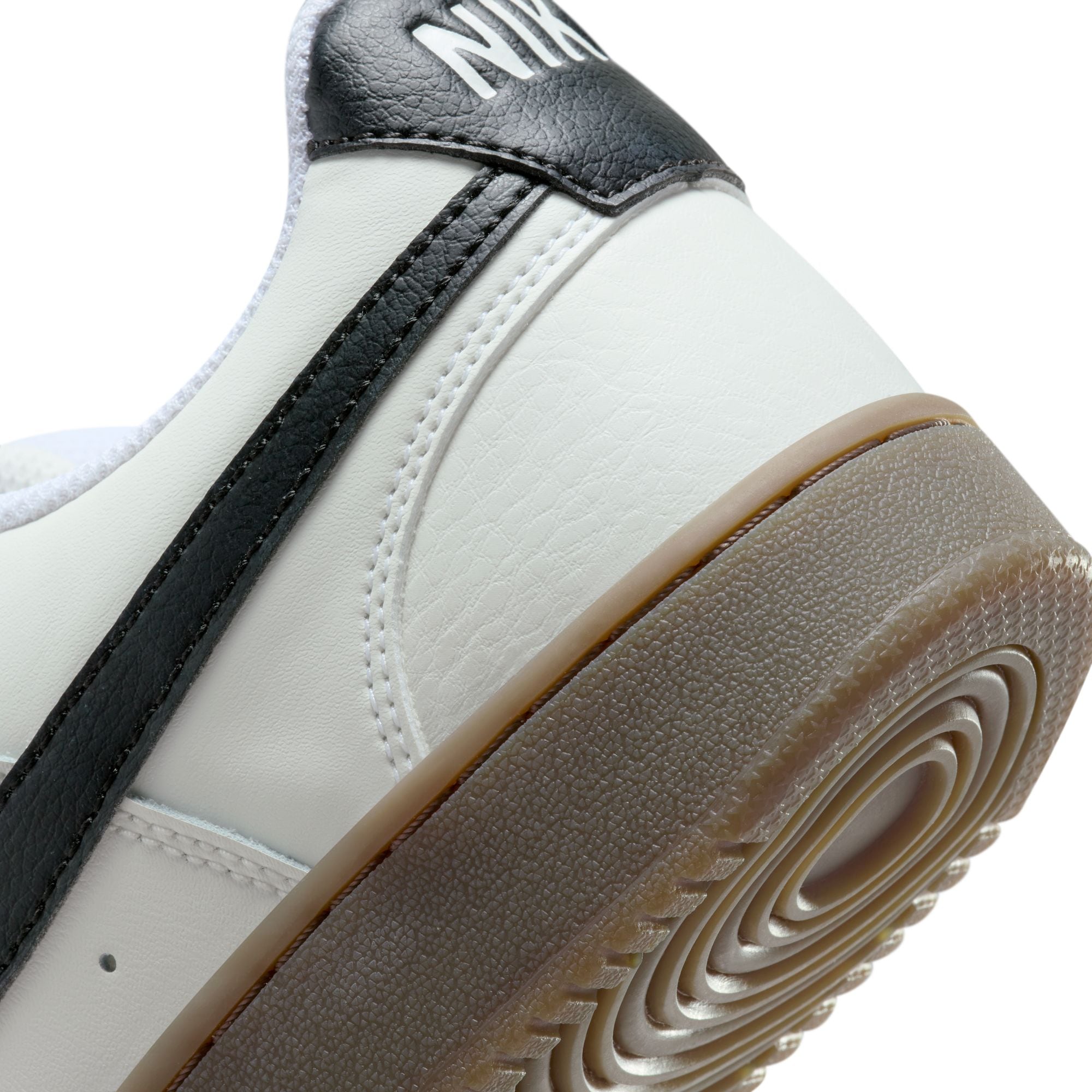 Nike Sportswear Sneaker »COURT VISION LO«  Design auf den Spuren des Air Force 1