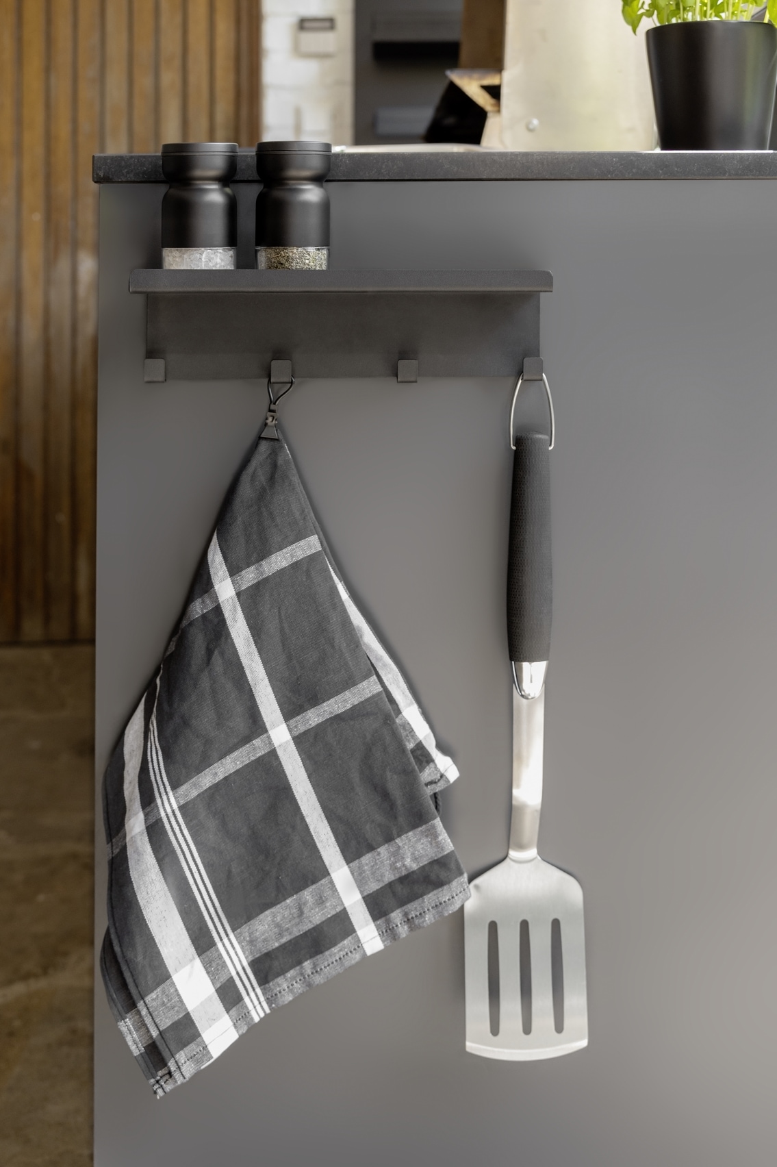 WENKO Hakenleiste »Modell Ima« mit Ablage, leicht zu befestigen, aus pulverbeschichtetem Metall