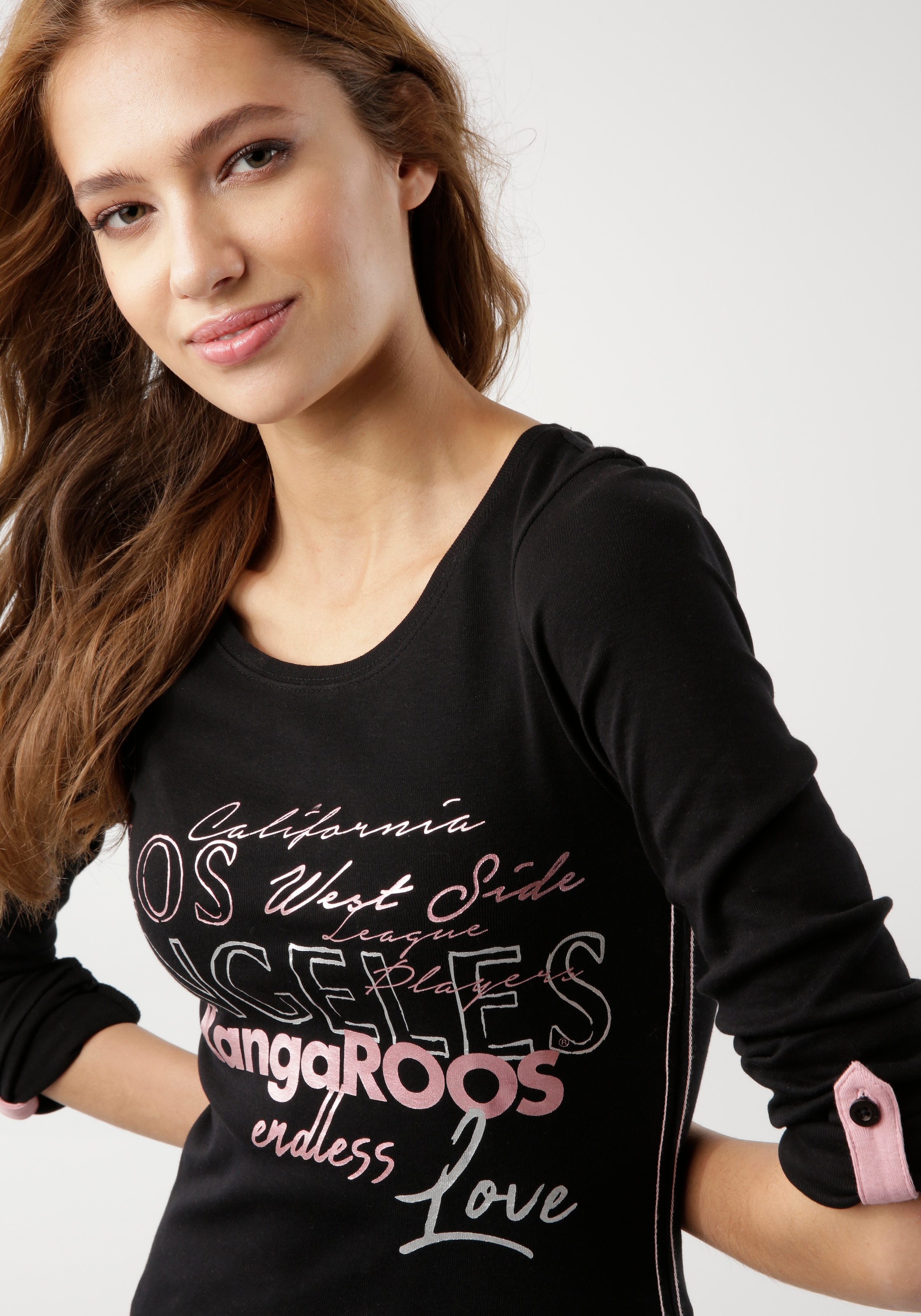 KangaROOS Langarmshirt, sehr figurbetonte Passform, aus dehnbarer Rippware