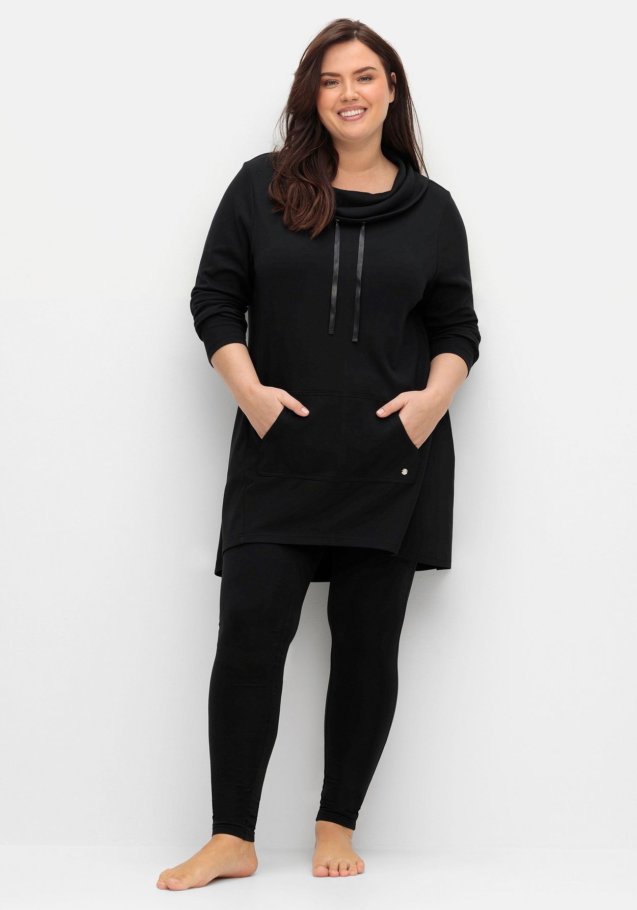 Sheego Sweatshirt »Oversized-Longshirt in A-Linie mit Stehkragen«, in A-Linie mit Stehkragen