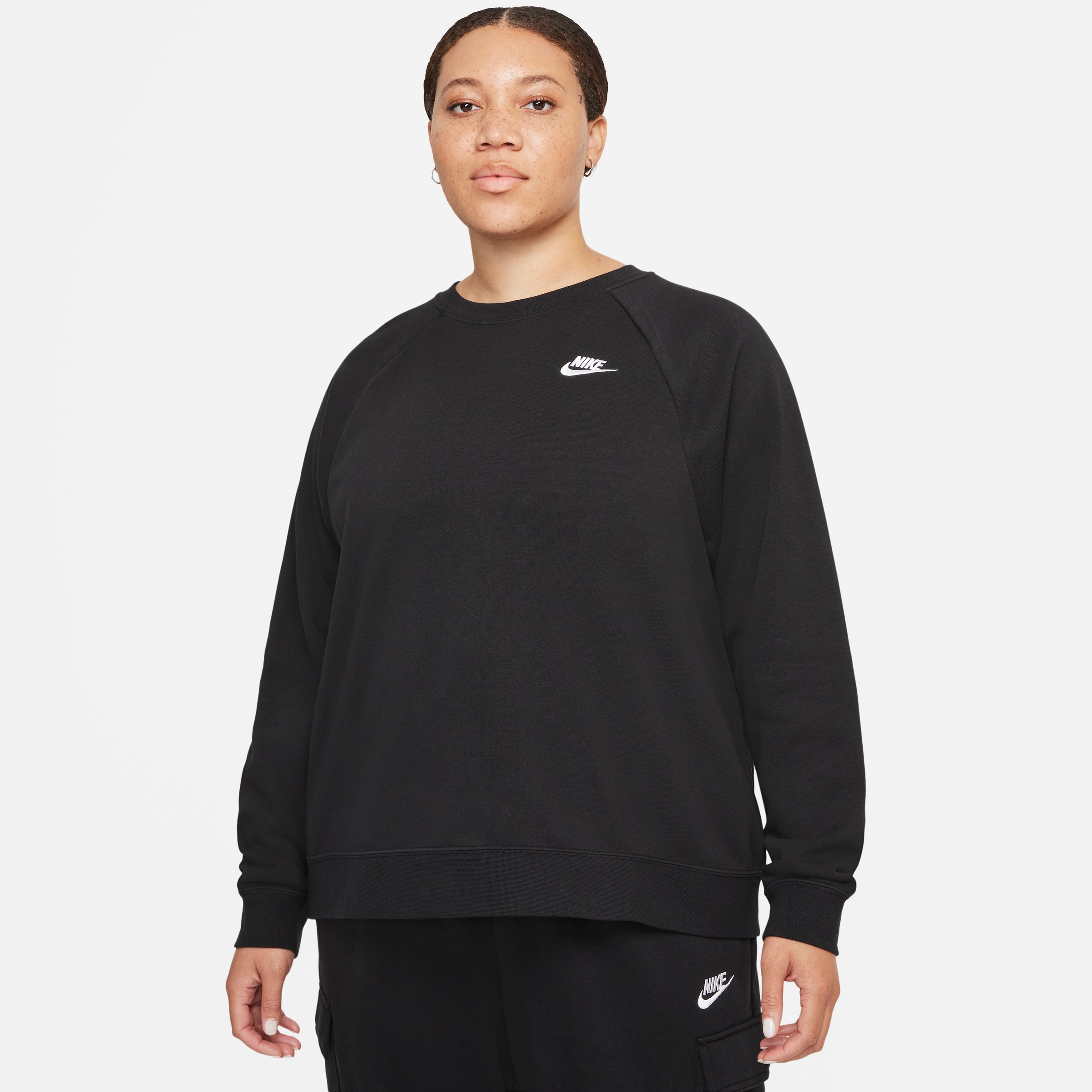 Nike Sportswear Sweatshirt »ESSENTIAL WOMENS CREW (PLUS SIZE)«