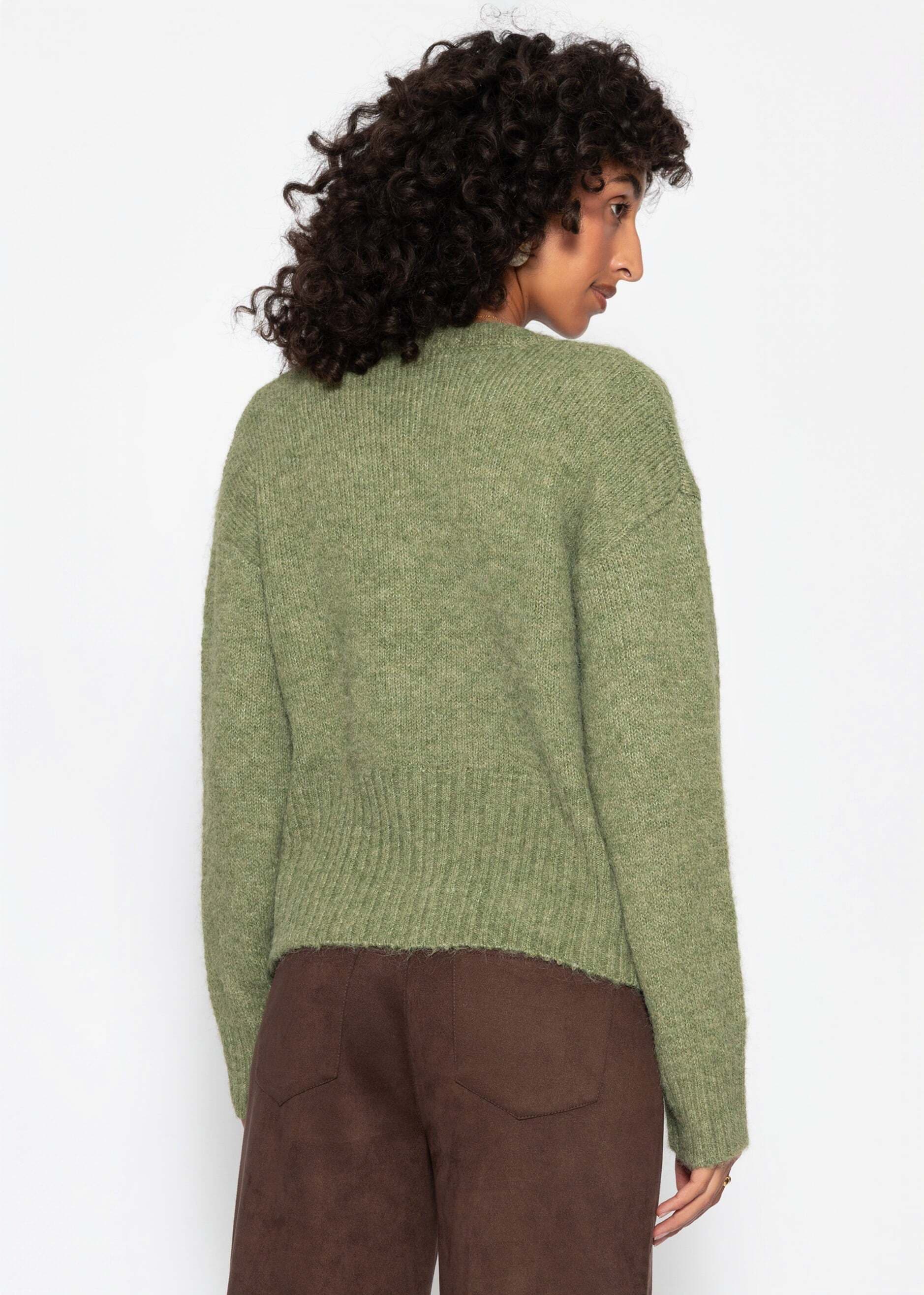 SASSYCLASSY Strickjacke »Strickjacke mit Herzknöpfen« Weicher Cardigan mit Rippbündchen an Ärmeln und Saum und Rundhals