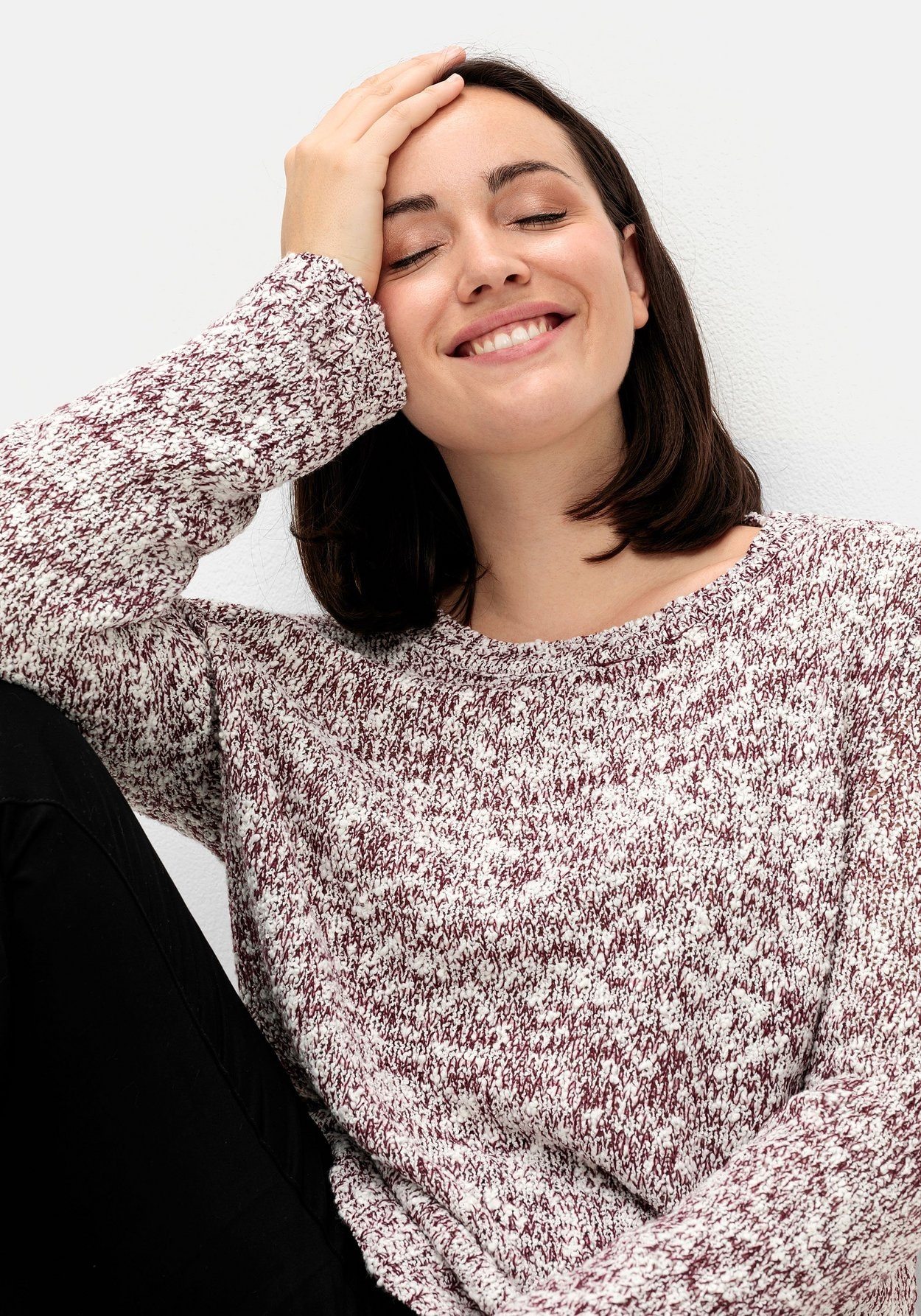 Sheego Rundhalspullover »Pullover aus meliertem Effektgarn«