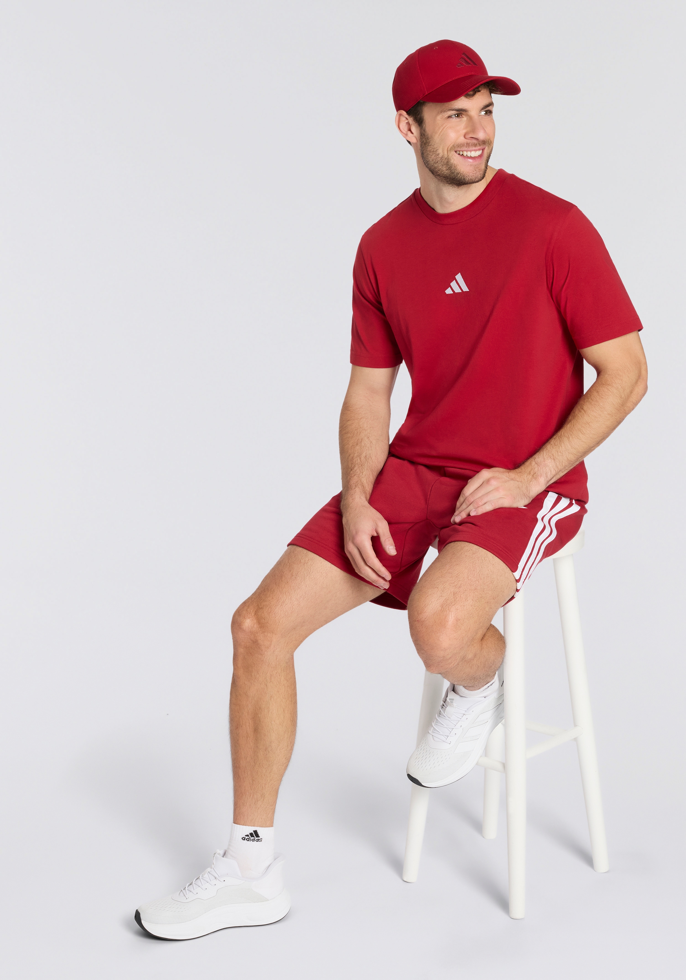 adidas Sportswear Shorts »ESSENTIALS 3-STREIFEN FRENCH TERRY«  für Laufaktivitäten und sportliche Anlässe, mit Kordelverschluss