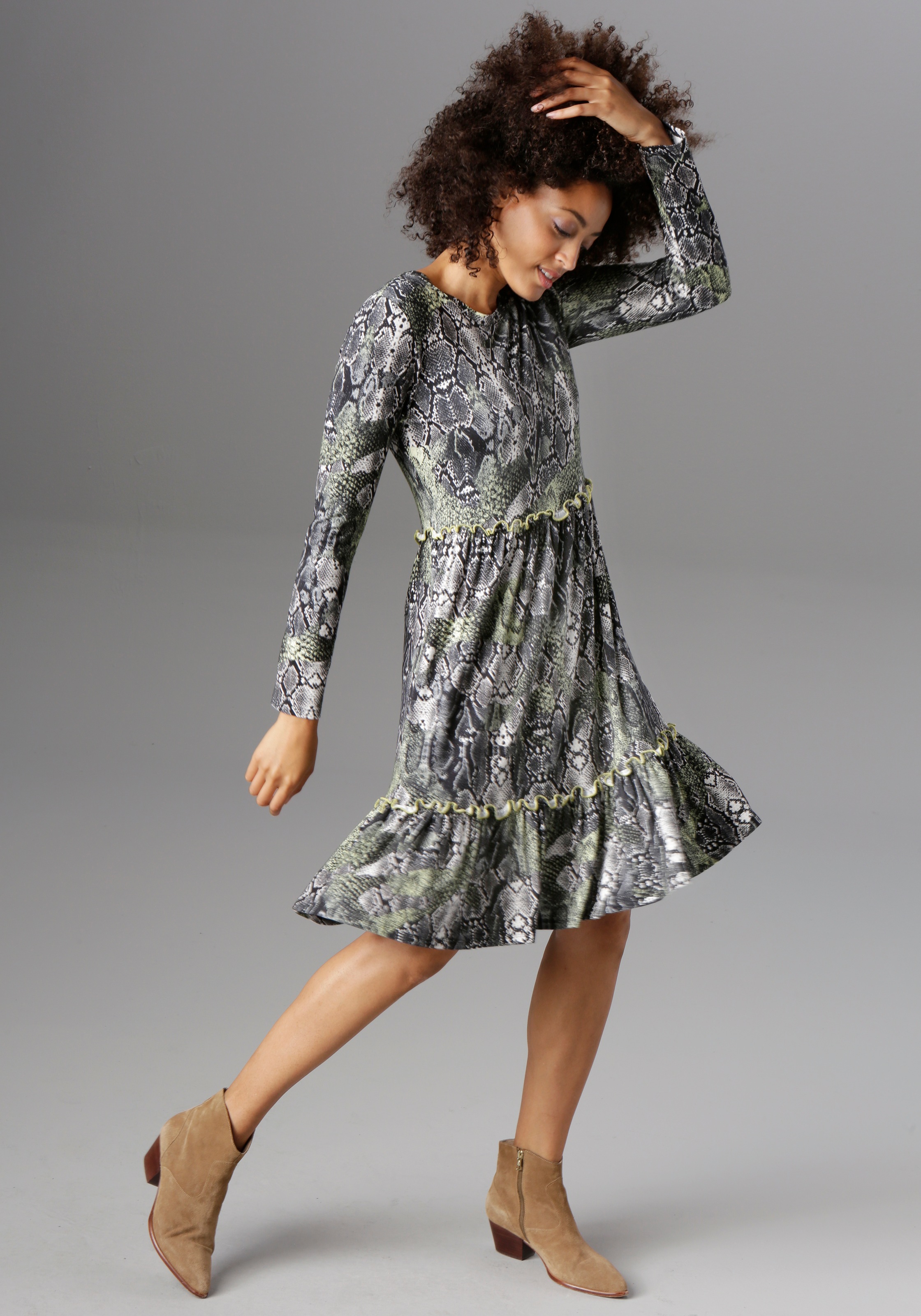Aniston CASUAL Jerseykleid, in Schlangen-Optik mit Neongelben Akzenten