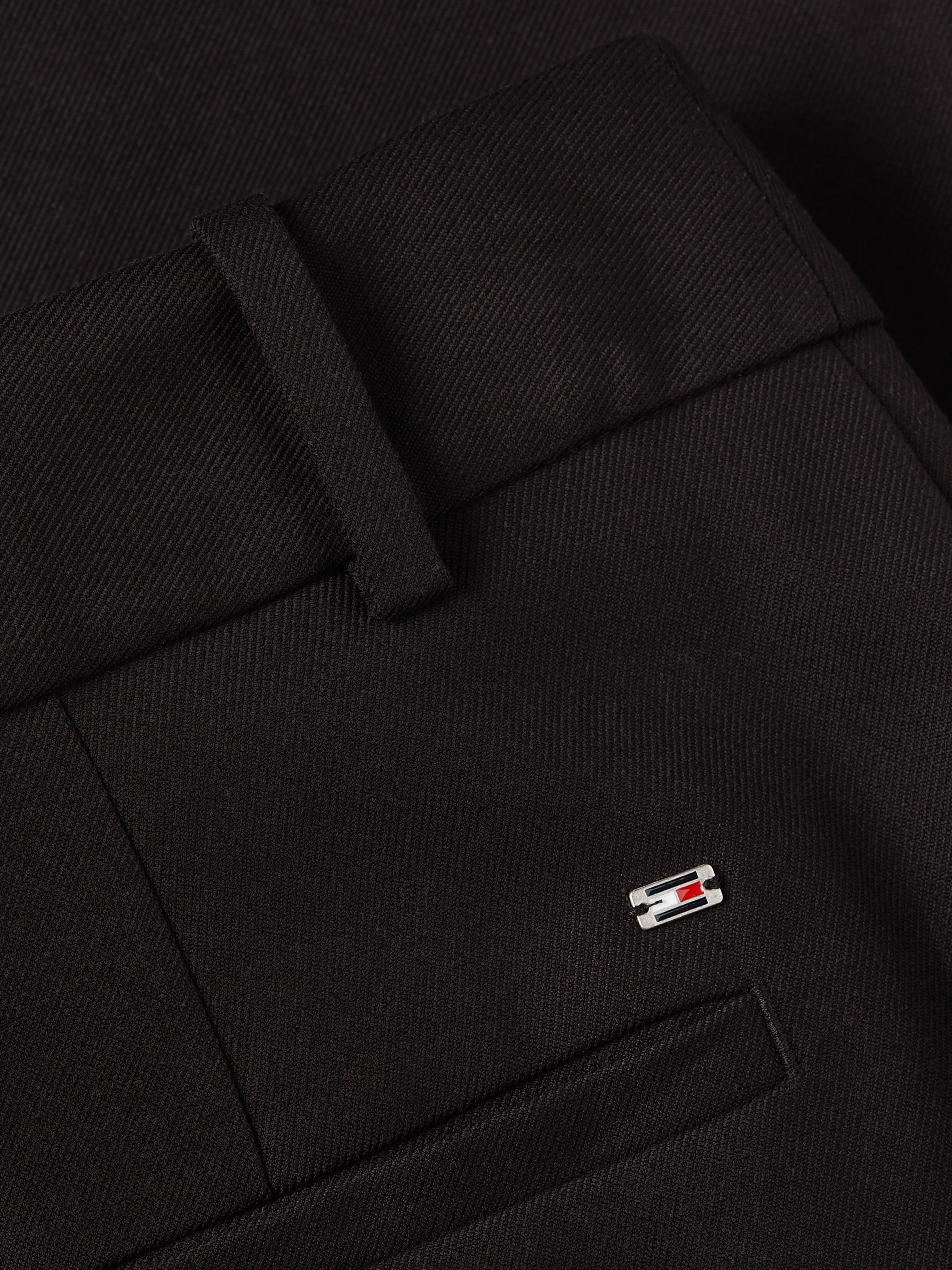 Tommy Hilfiger Webhose »MD CORE RELAXED STRAIGHT PANT«, mit Logostickerei auf der Rückseite