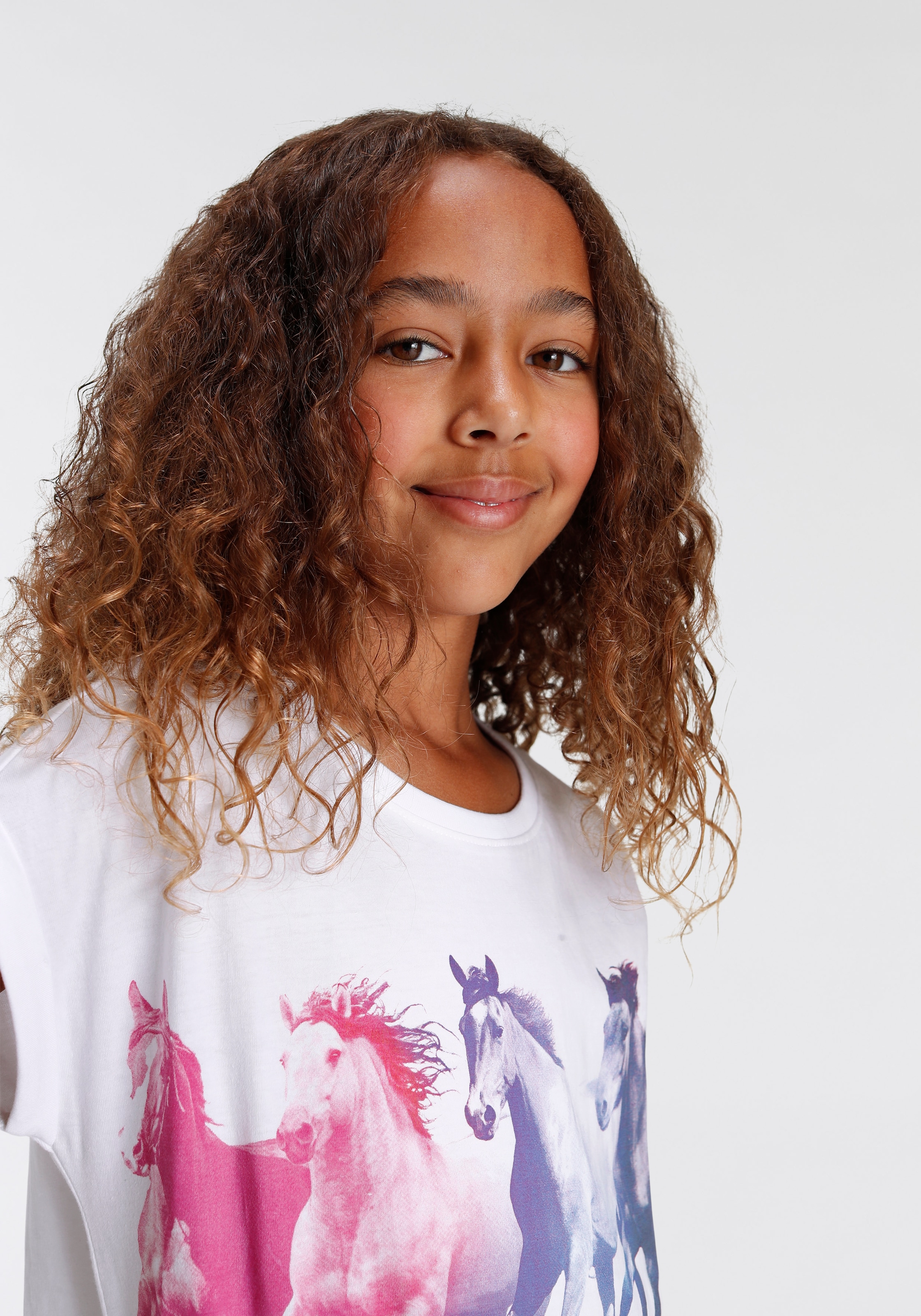 KIDSWORLD T-Shirt »Pferde«, Kurzarm, bedruckt, Rundhalsausschnitt, aus Baumwolle