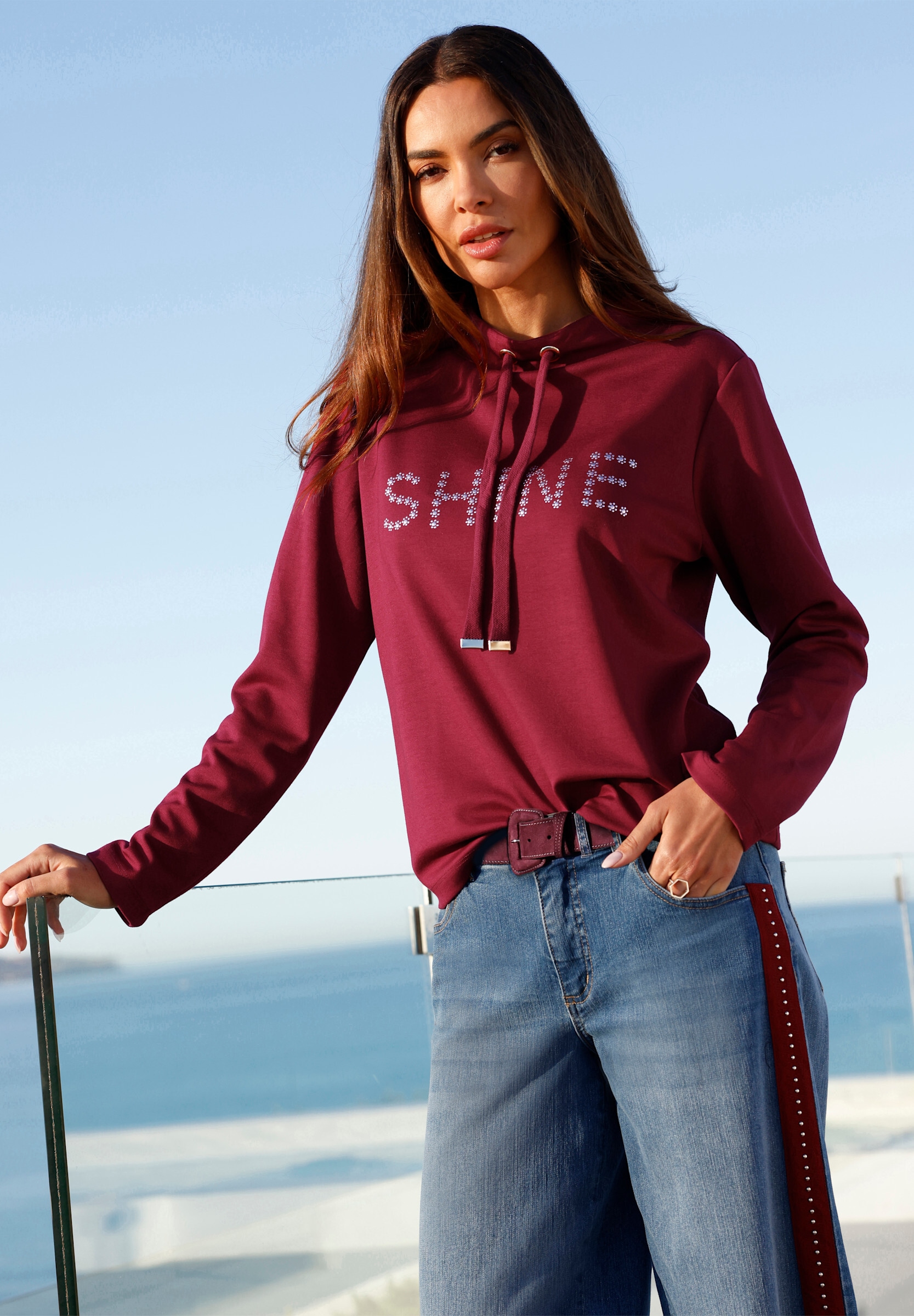 heine Sweatshirt »Sweatshirt Sweatshirt mit Nieten-Schriftzug«
