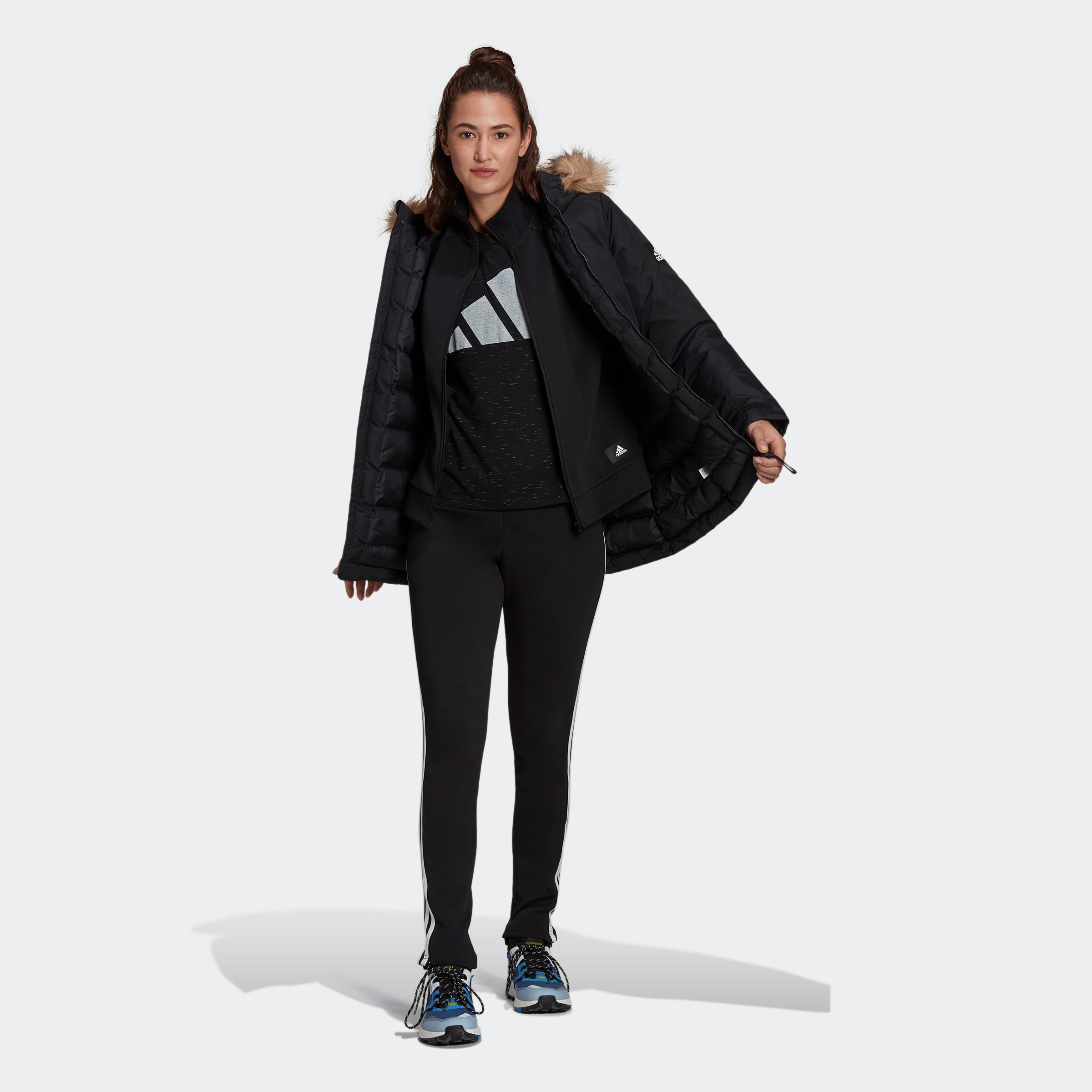 adidas Sportswear Outdoorjacke »UTILITAS HOODED PARKA«, mit Kapuze