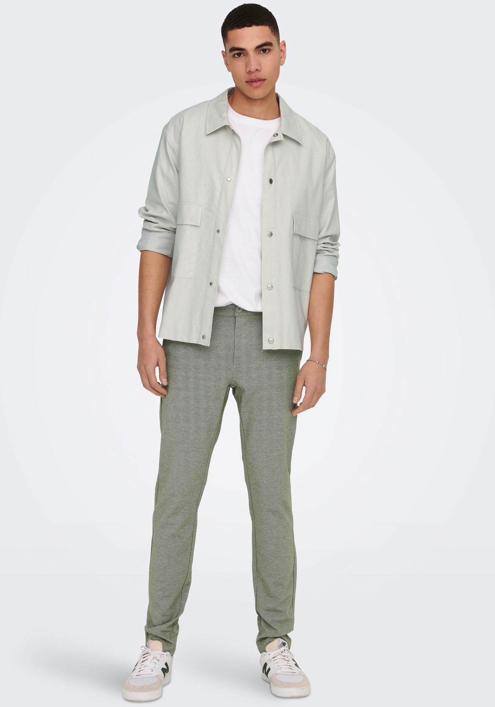 ONLY & SONS Chinohose, mit geschlossenen Gesäßtaschen