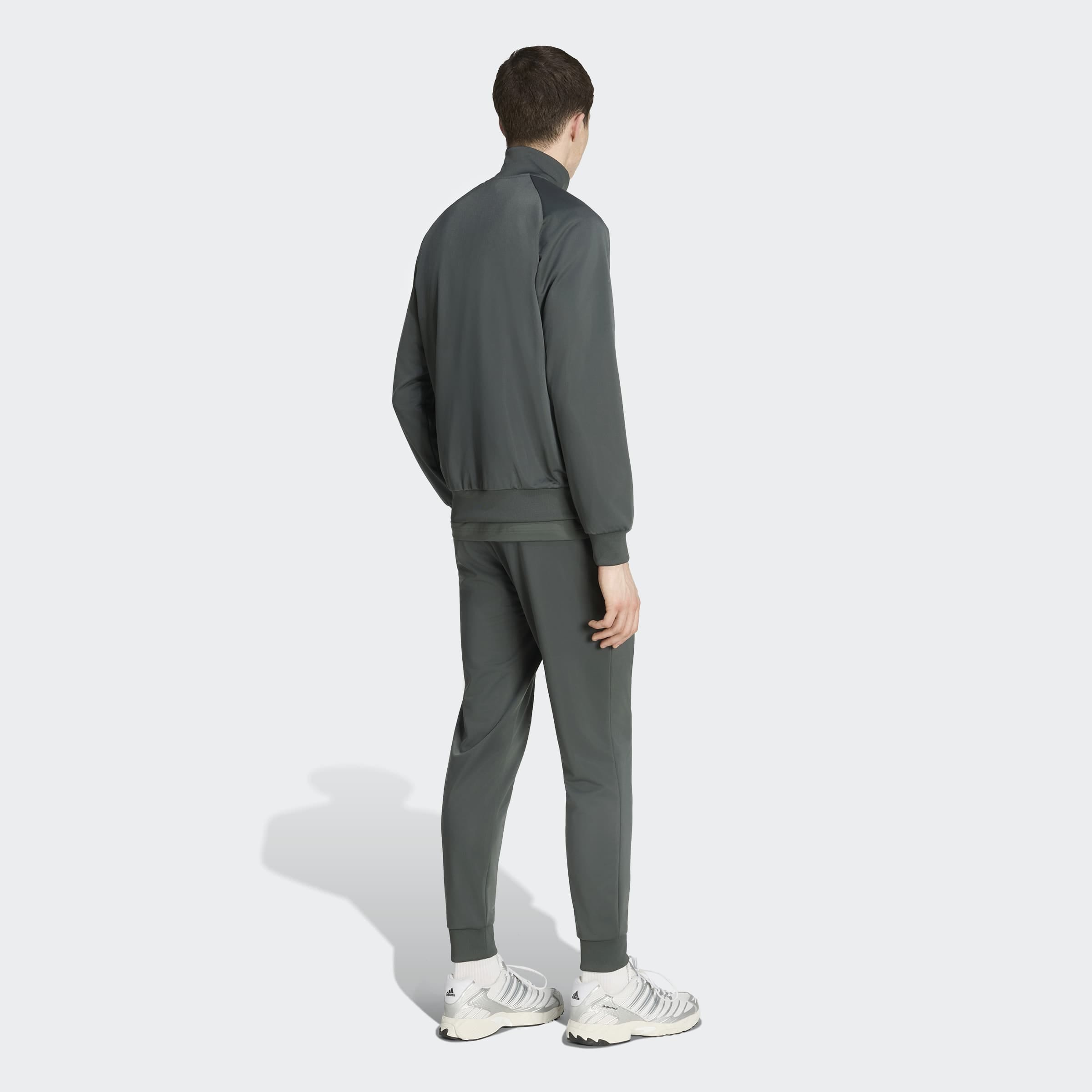 adidas Originals Trainingsanzug »TECH TREFOIL ESSENTIALS« 2 zweiteiliges Set, für Erwachsene, aus Polyester