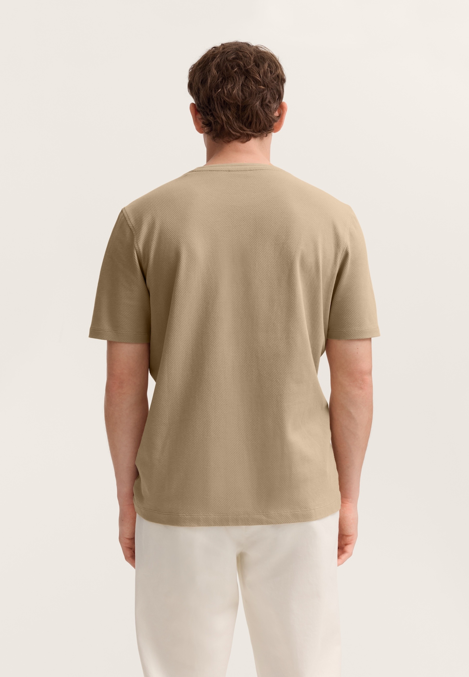 bugatti T-Shirt mit einer eleganten Struktur
