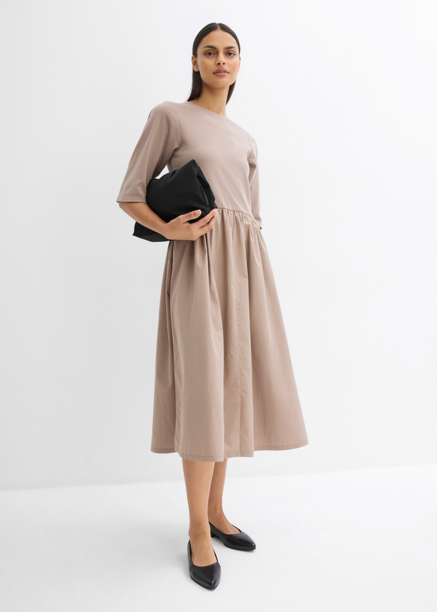 bonprix Midikleid aus Baumwolle, A-Linien-Passform, Kurzarm-Design, Midilänge