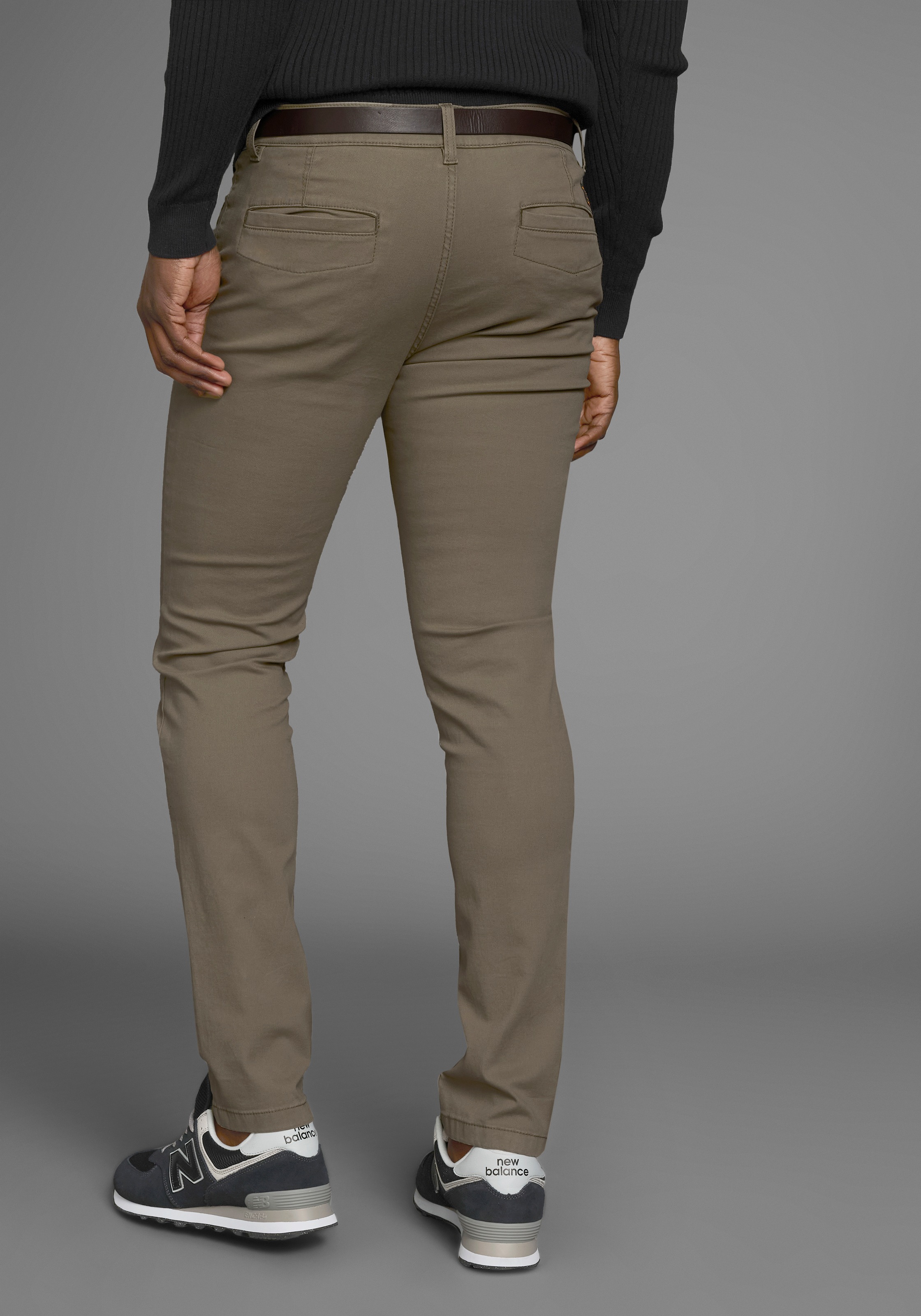 Bruno Banani Chinohose, (Set, mit abnehmbarem Gürtel)
