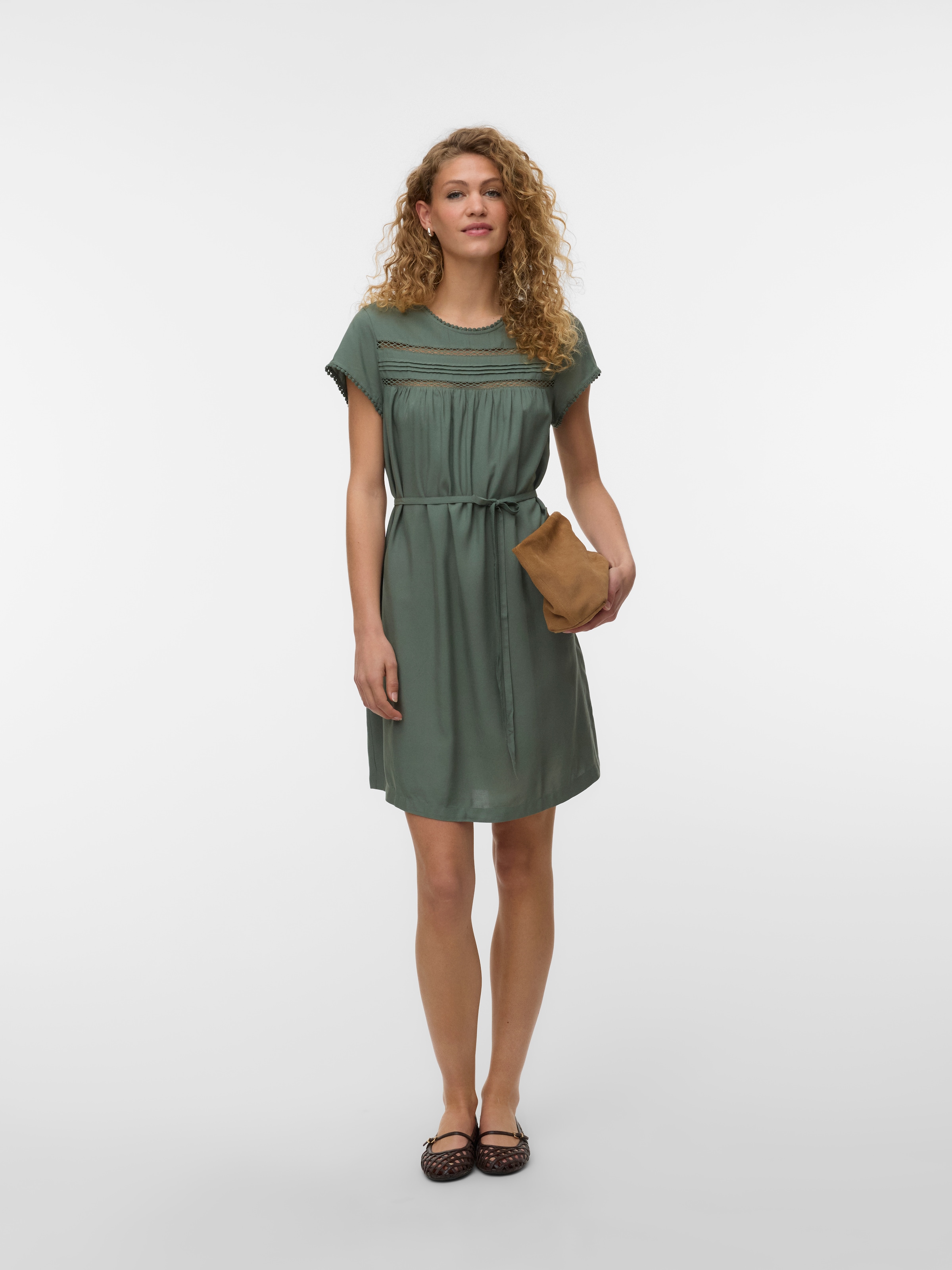Vero Moda Minikleid »VMDEBBIE PLEAT SL SHORT DRESS WVN« Viskose, Bindegürtel