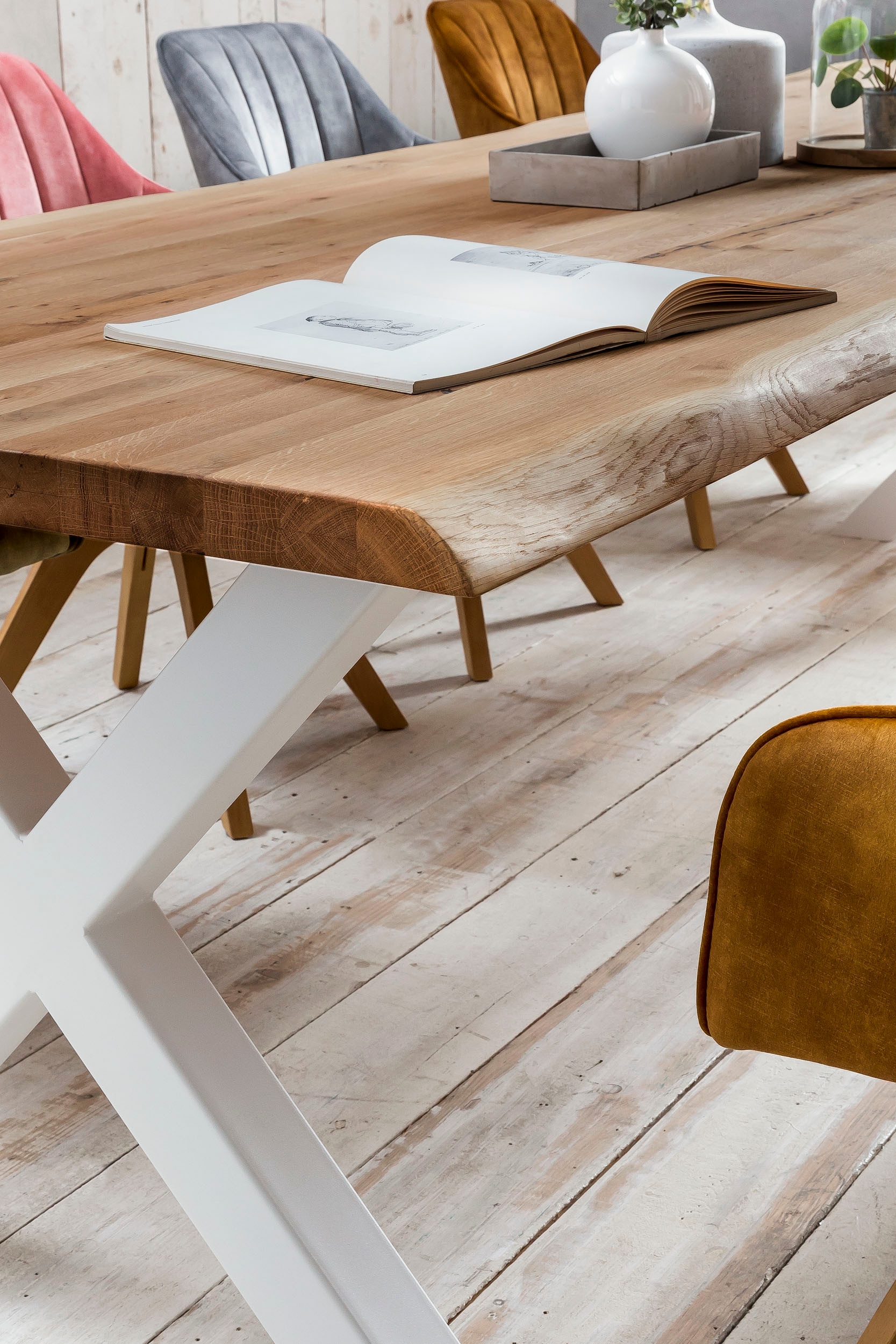 Home affaire Esstisch »Tristan« massive Balkeneiche geölt mit Baumkante