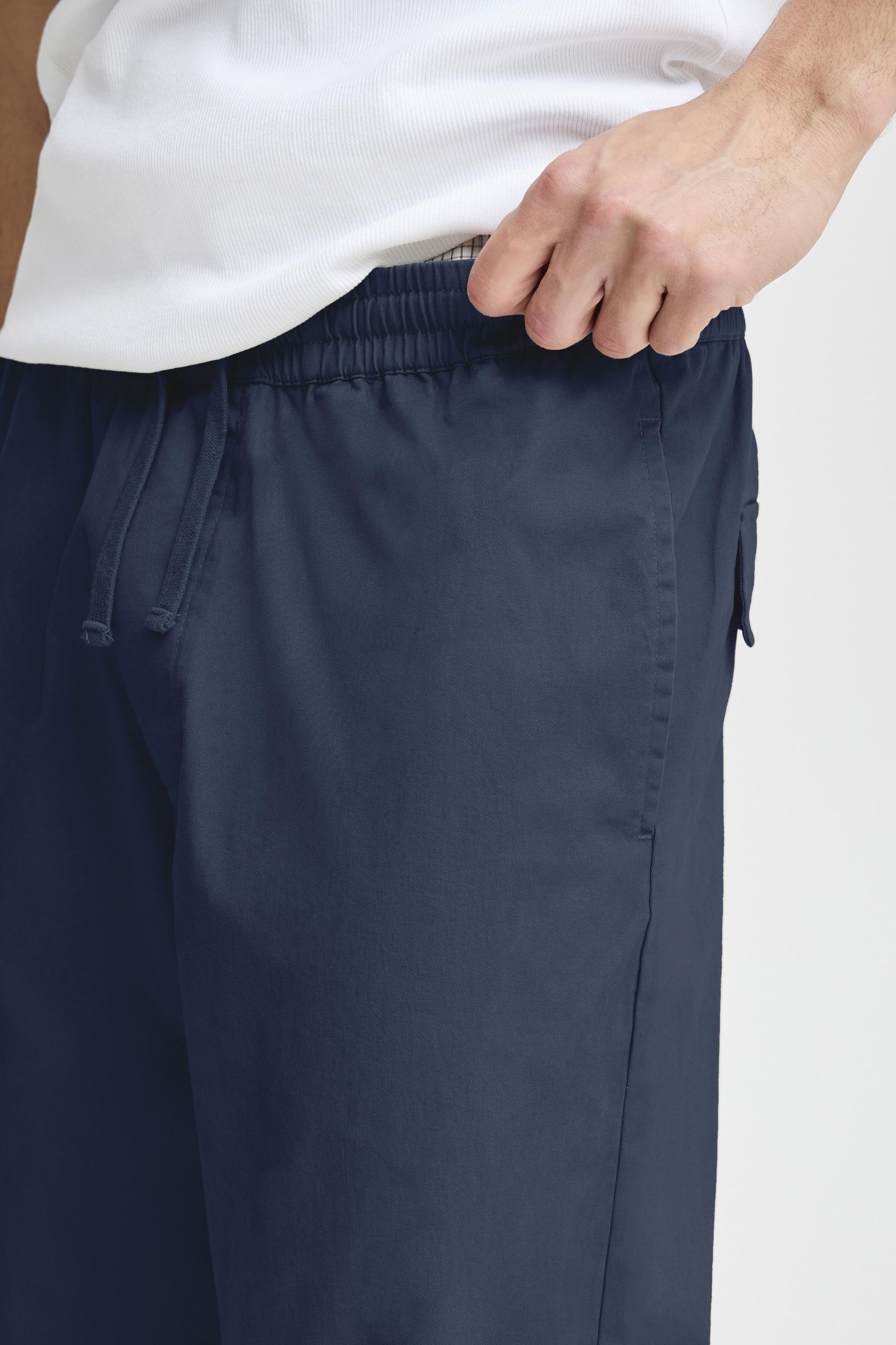 !Solid Chinohose »Chinohose SDALANN ELAST.«