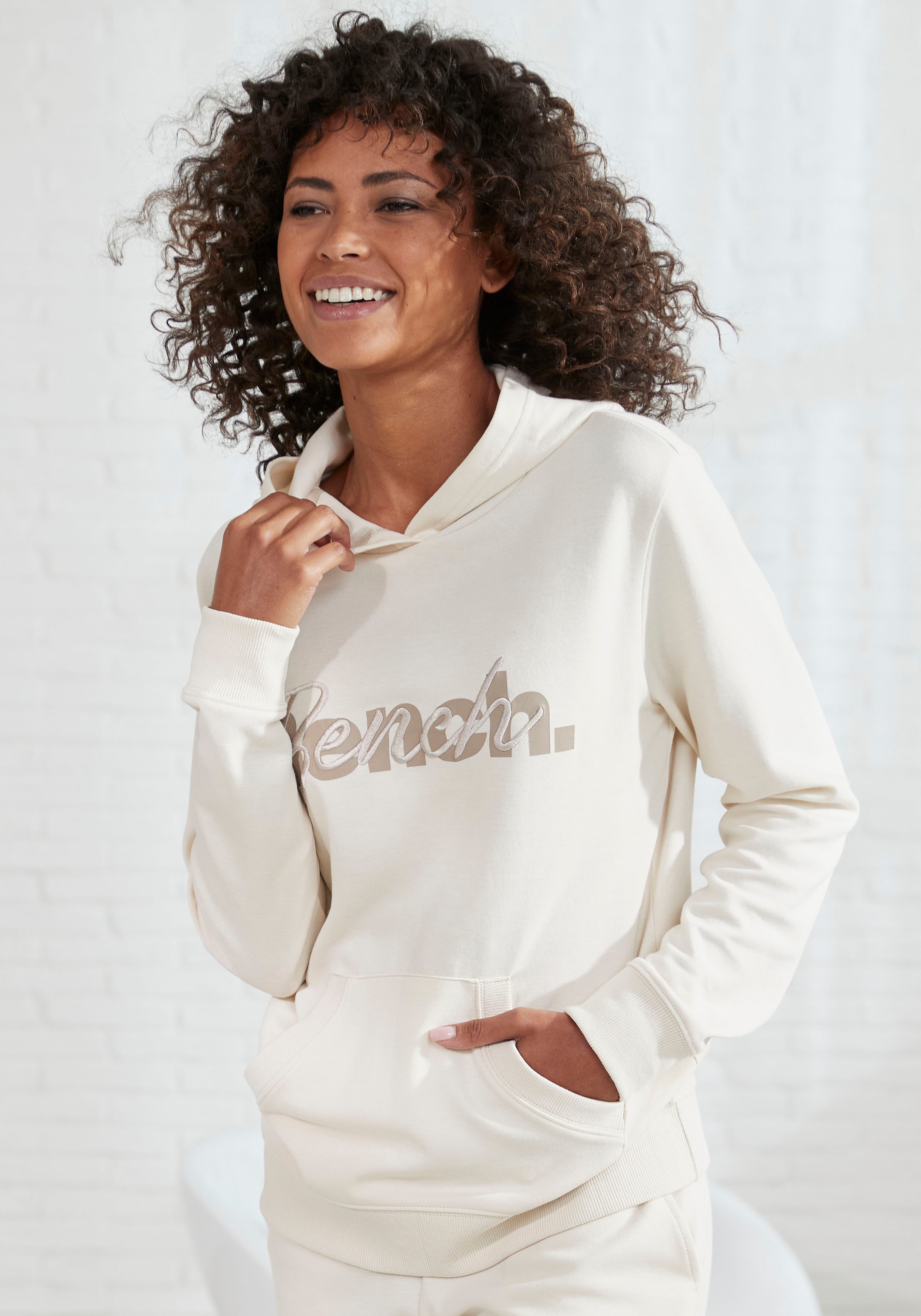 Bench. Loungewear Kapuzensweatshirt, mit Kängurutasche, Loungeanzug, Hoodie