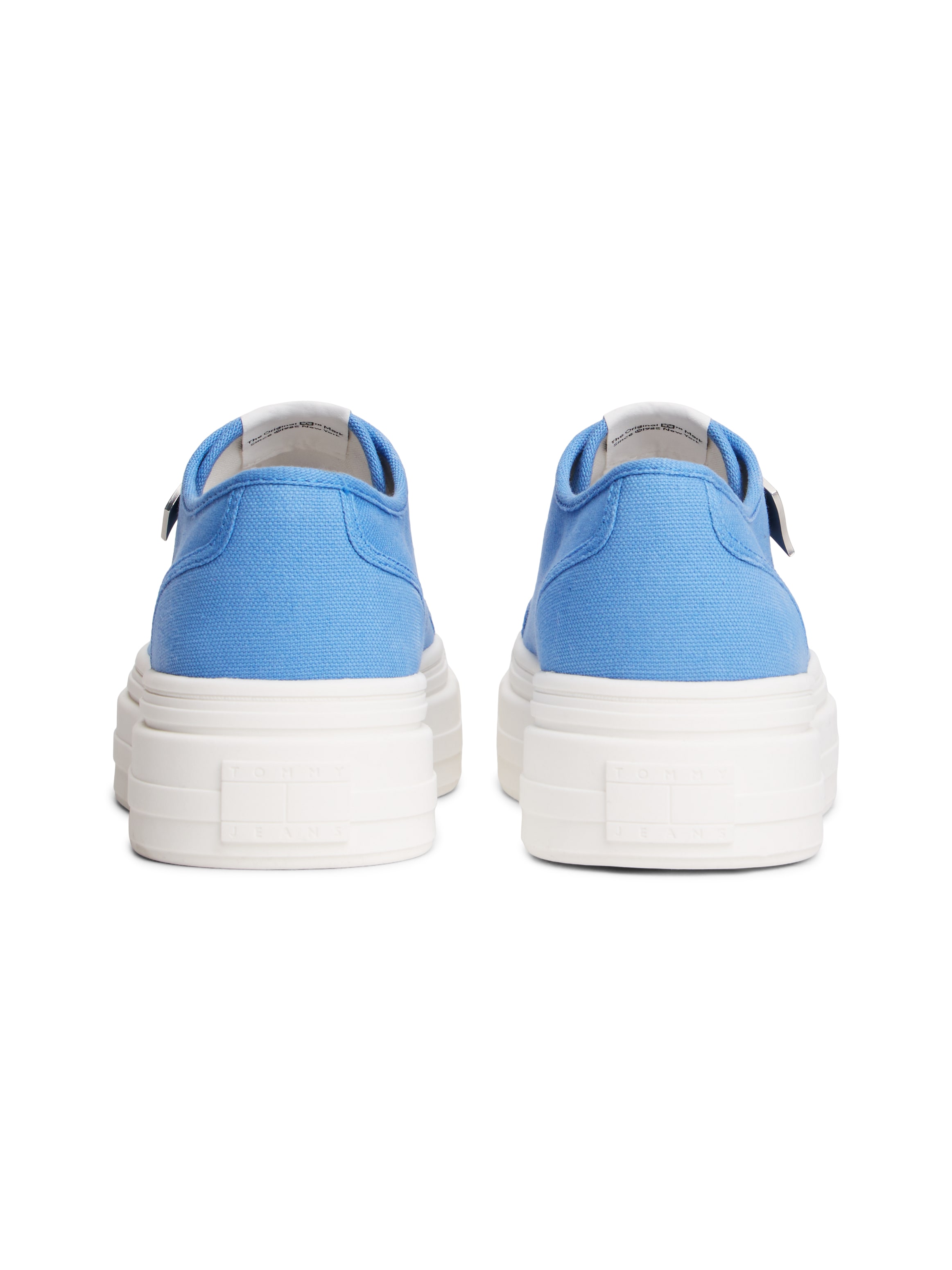 Tommy Jeans Plateausneaker »TJW FLATFORM SNEAKER CHARMS«  Halbschuh, Schnürer, Freizeischuh mit kleiner TJ-Flagge als Anhänger